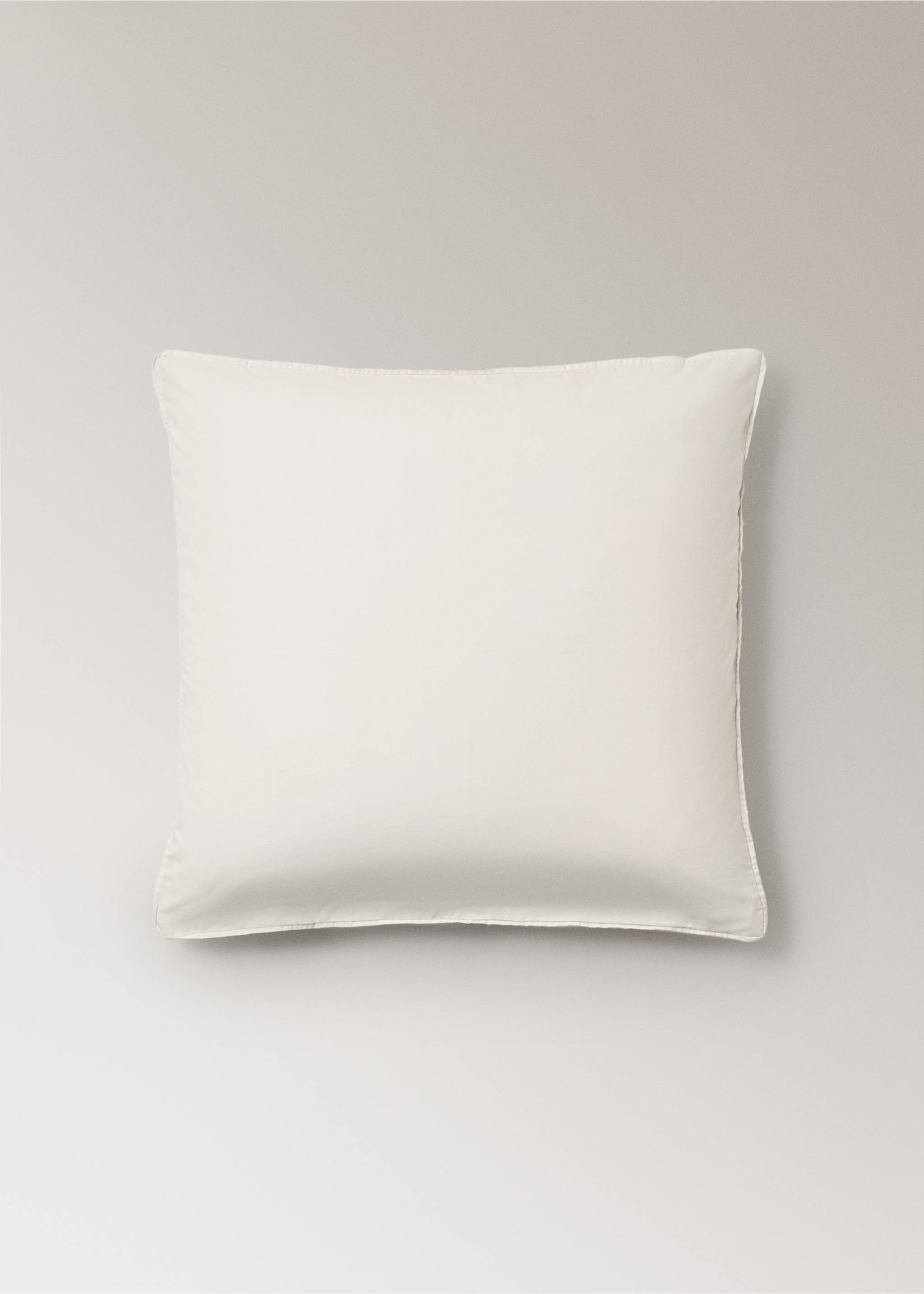 Two 300-thread percale cotton pillowcases 60x60 cm - Article without model, Ivory White. Ref: 17021558-00.