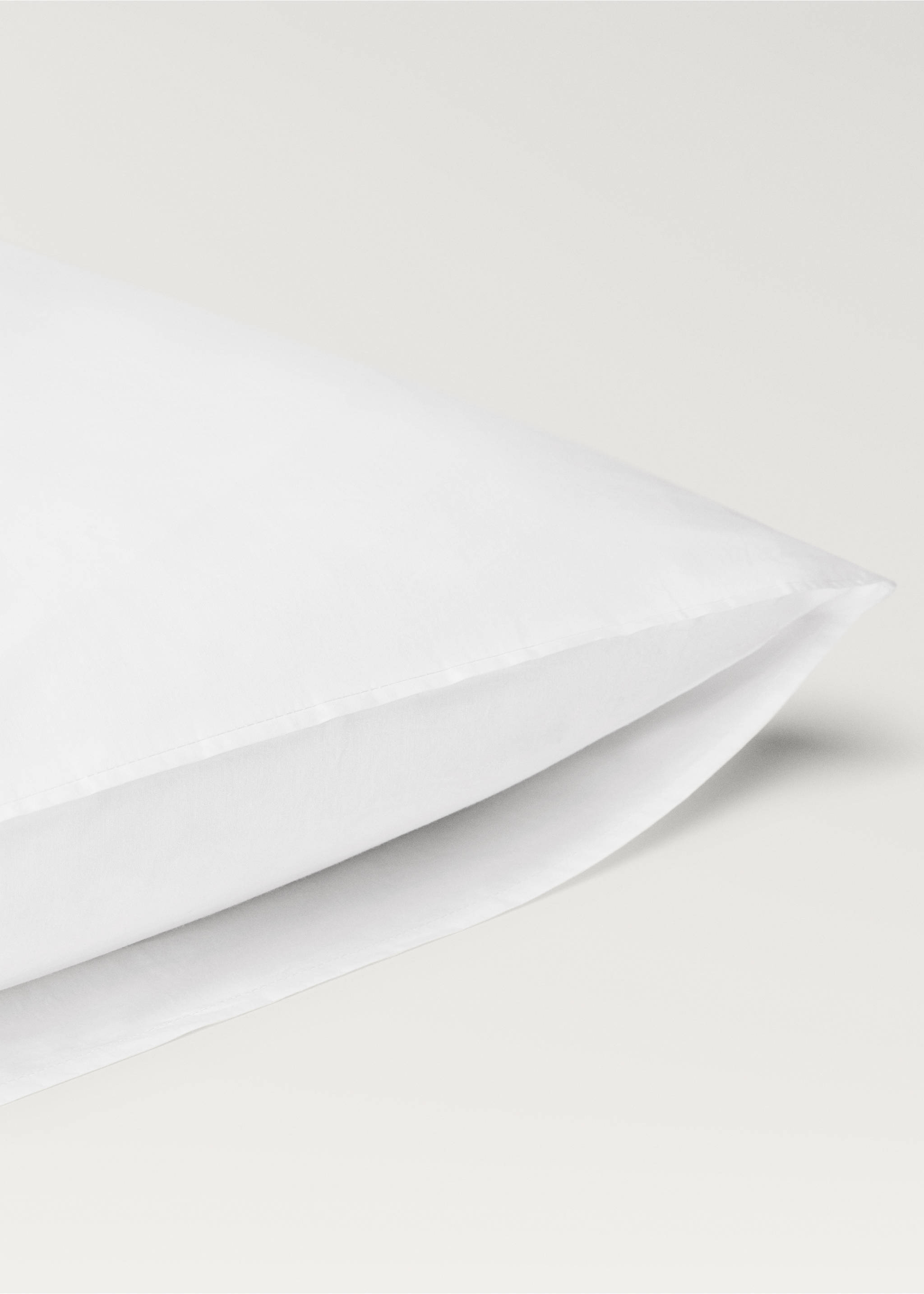 Two 300-thread percale cotton pillowcases 60x60 cm - Details of the article 2, Ecru. Ref: 17021558-00.