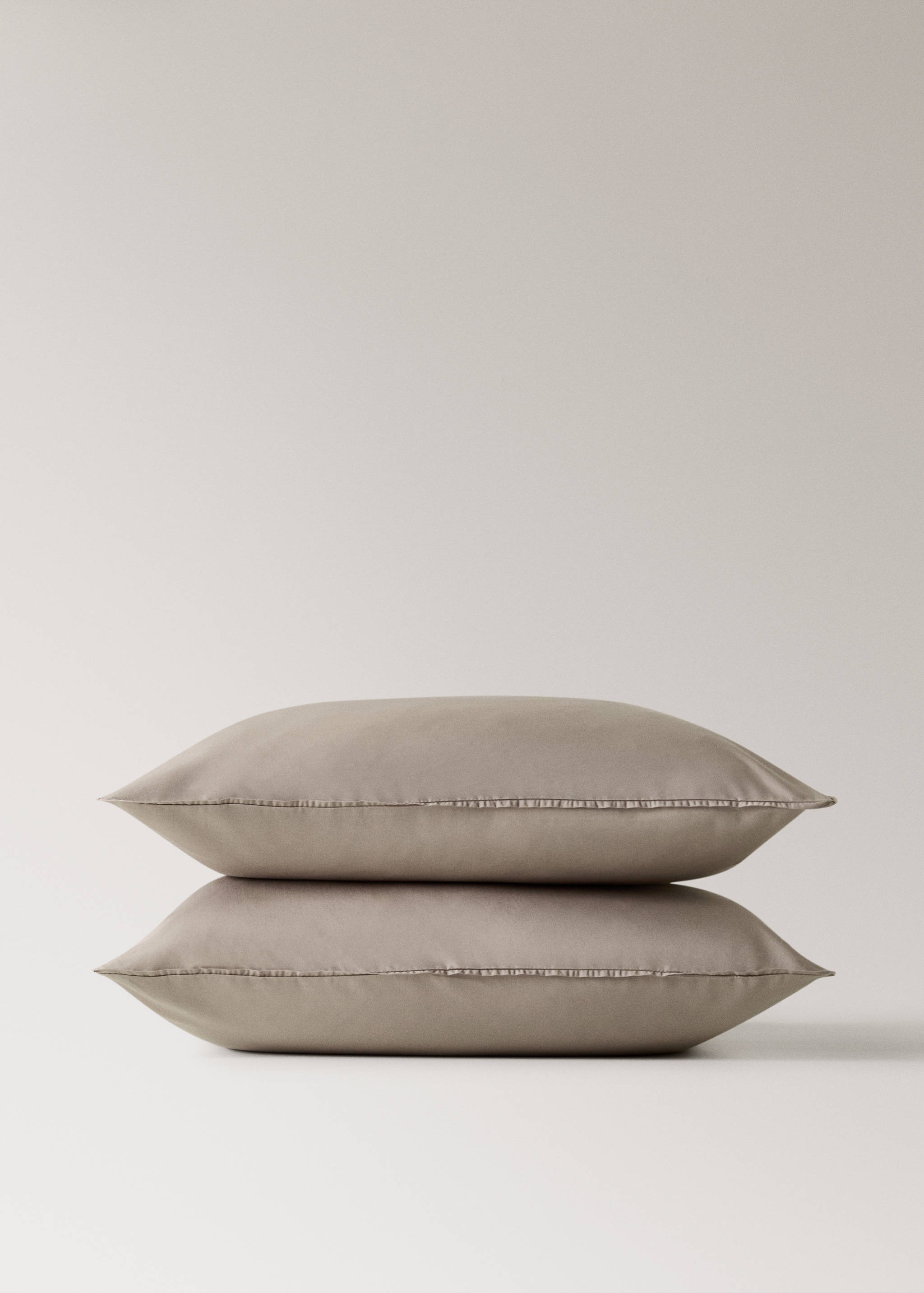 Two 300-thread percale cotton pillowcases 60x60 cm - Details of the article 1