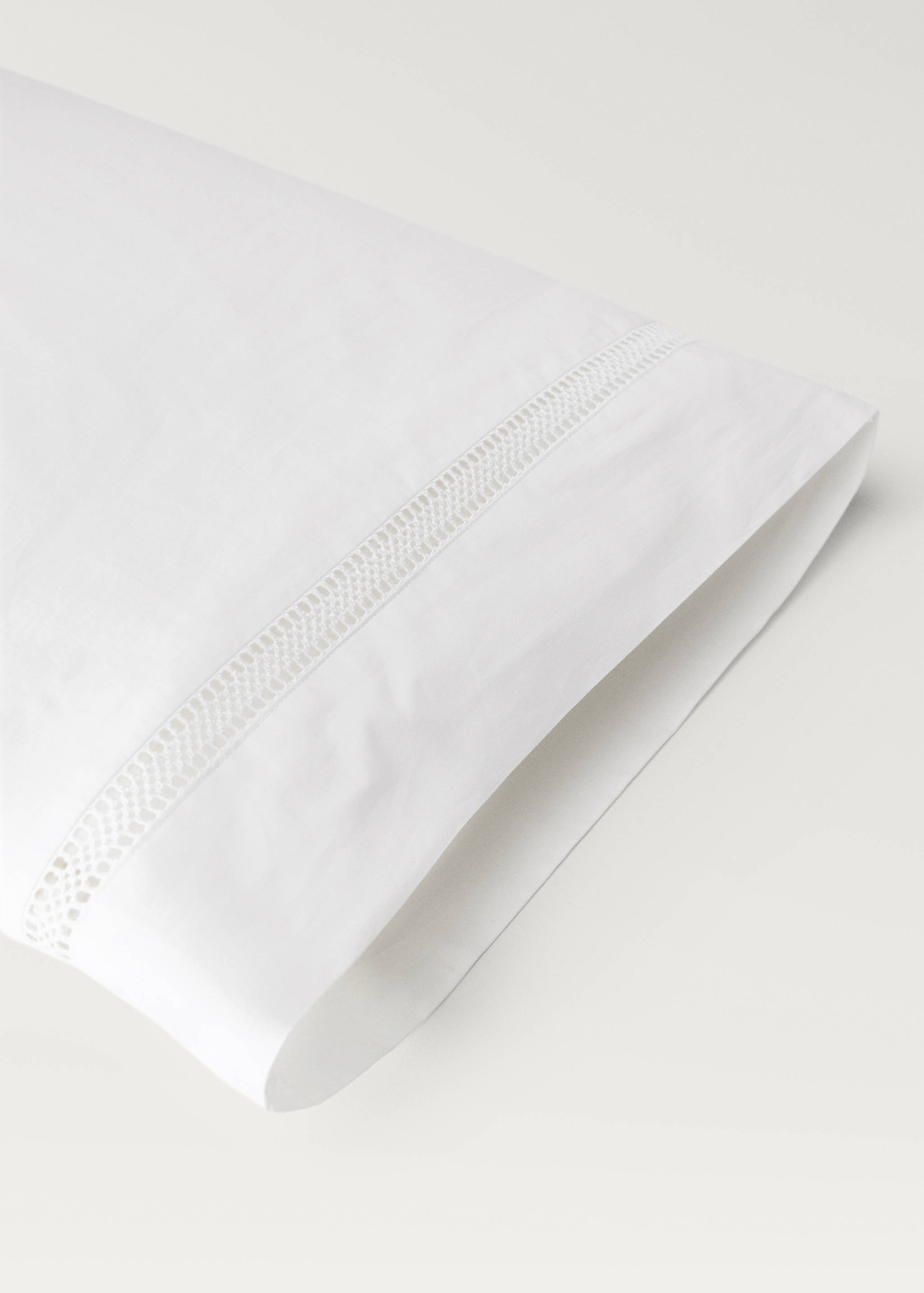 Cotton percale pillowcase with lace insert 45x110 cm - Details of the article 2