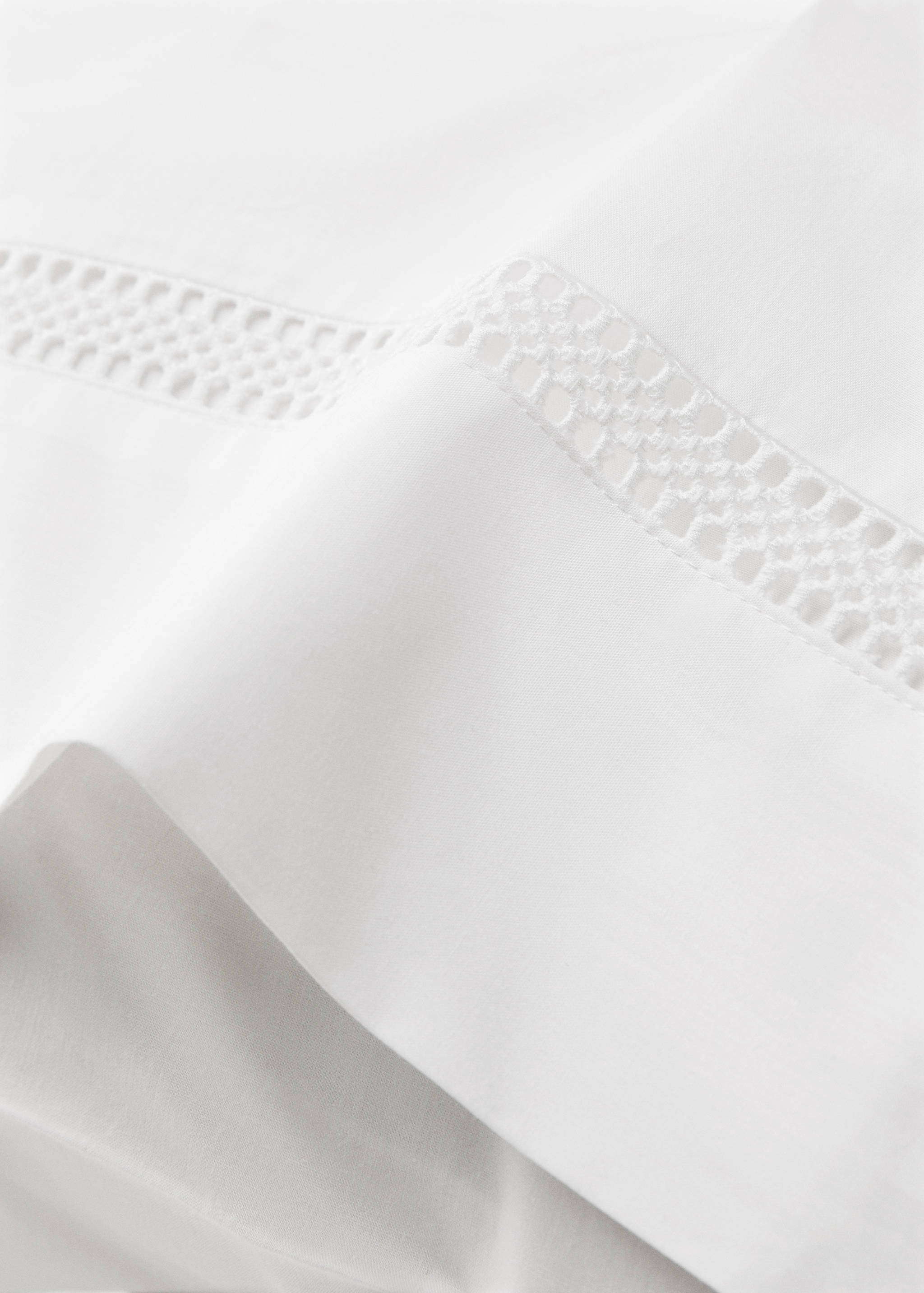 Two cotton percale pillowcases with lace insert 50x75 cm - Details of the article 3
