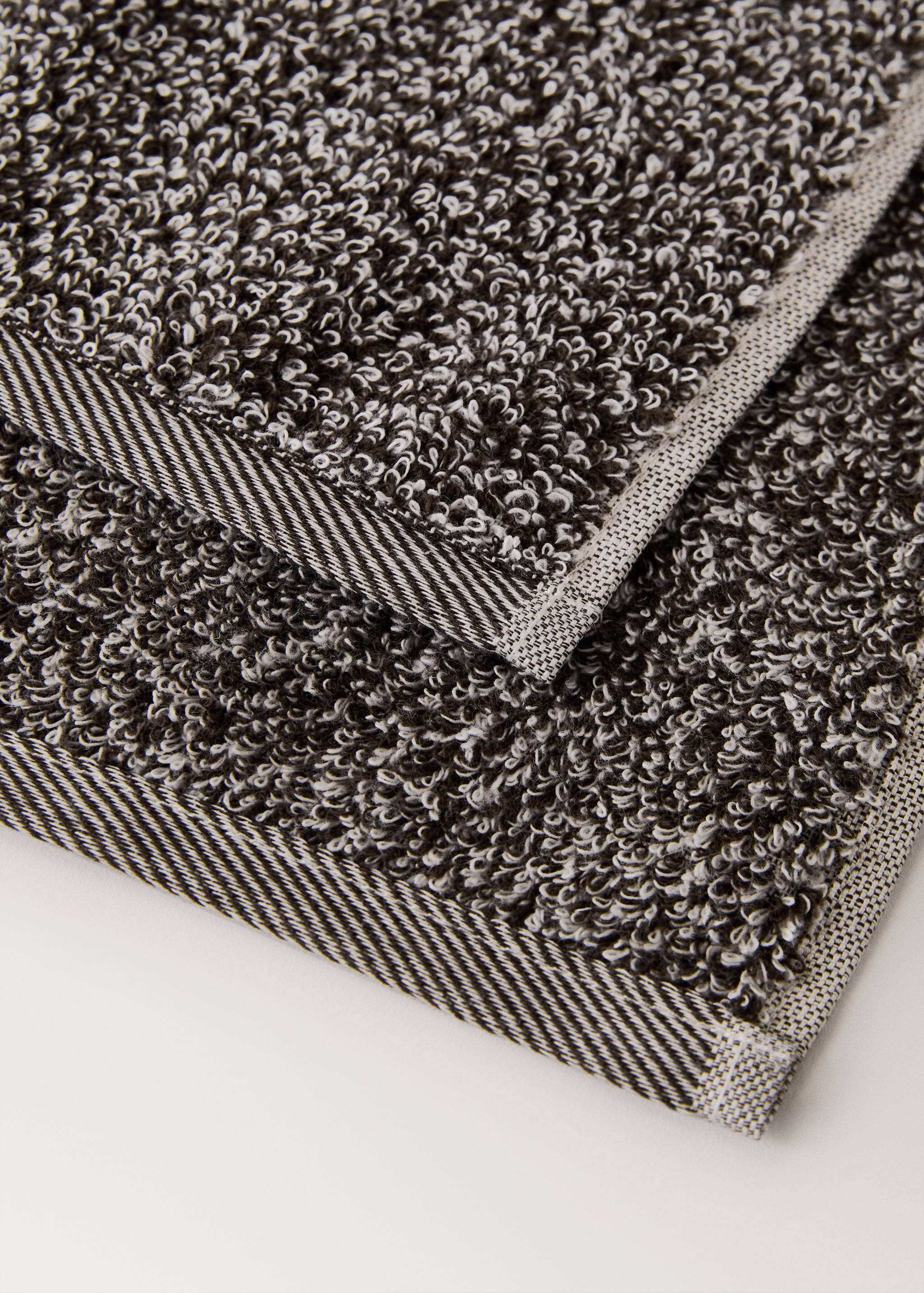 Cotton-blend two-tone washbasin towel - Details of the article 2