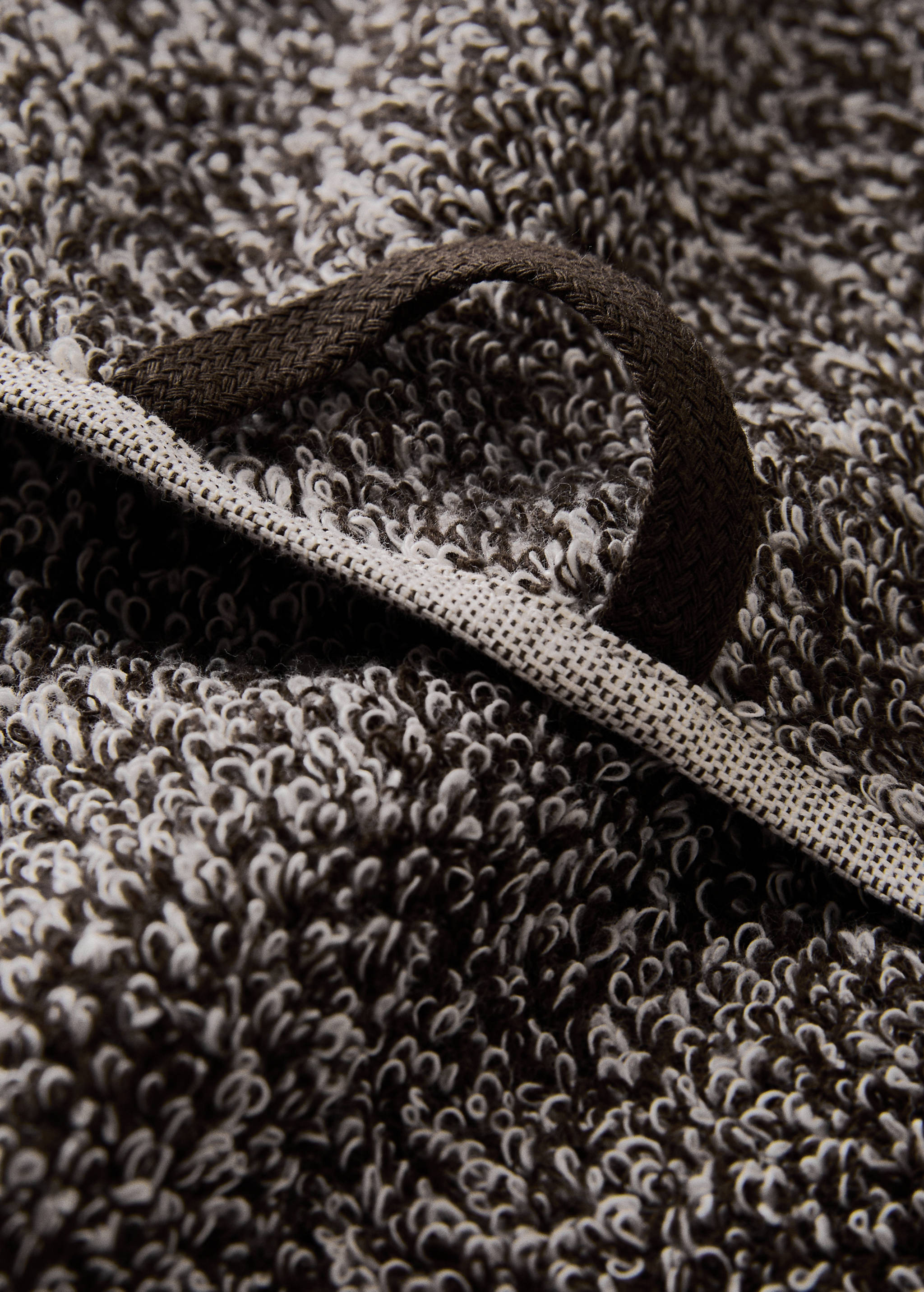 Cotton-blend two-tone washbasin towel - Details of the article 3