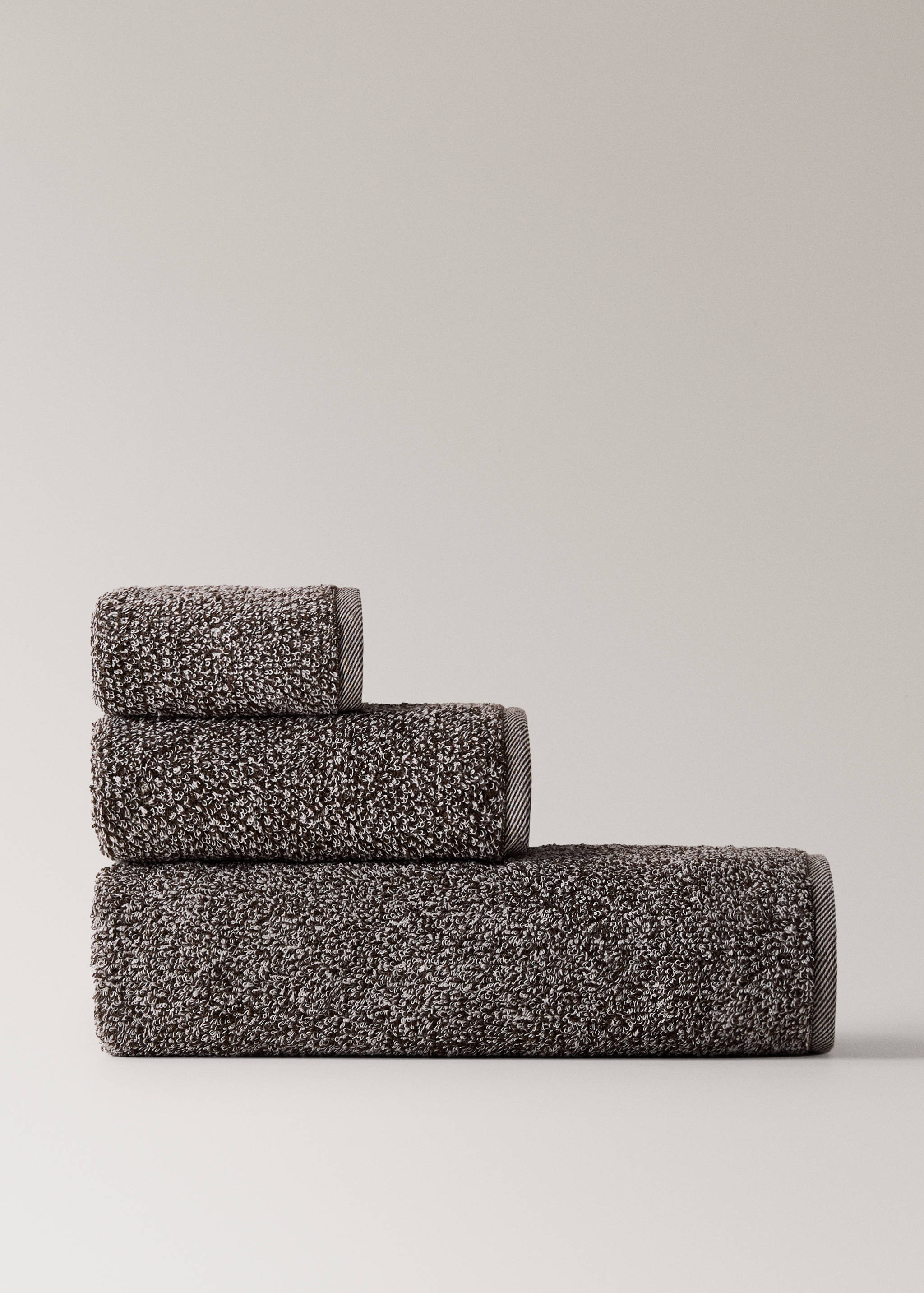 Cotton-blend two-tone washbasin towel - Article without model