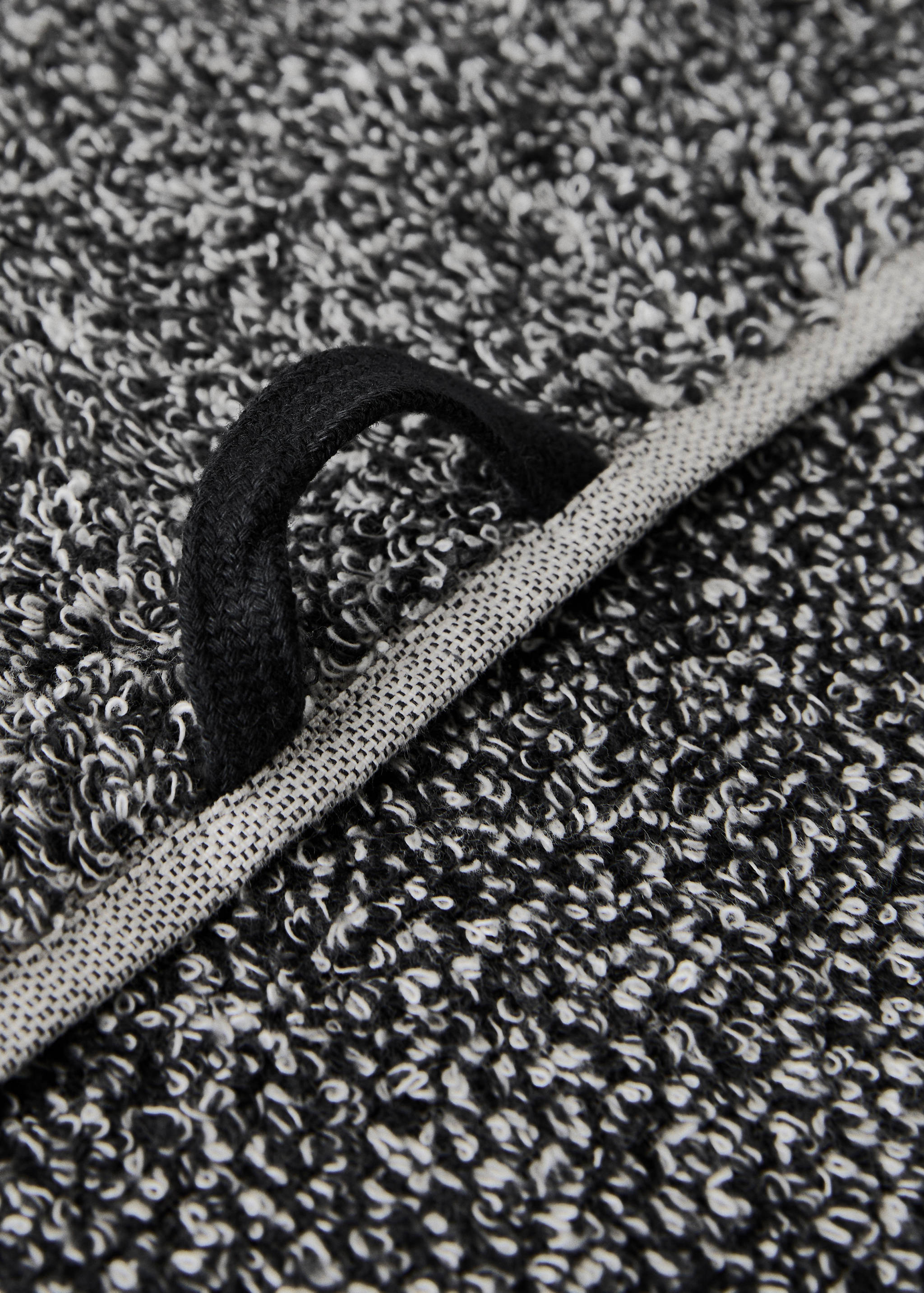 Cotton-blend two-tone washbasin towel - Details of the article 3