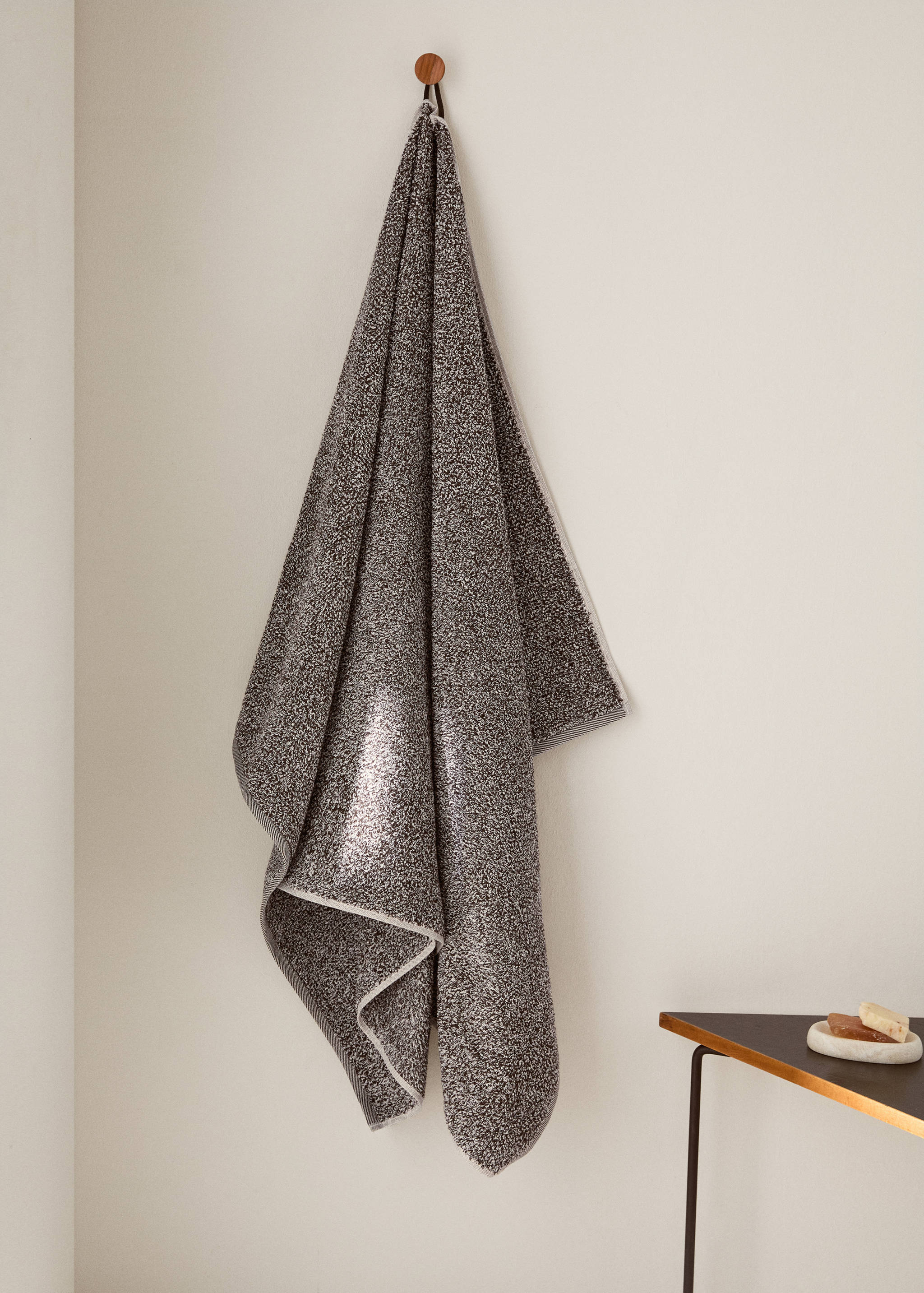 Cotton-blend two-tone bath towel - General plane