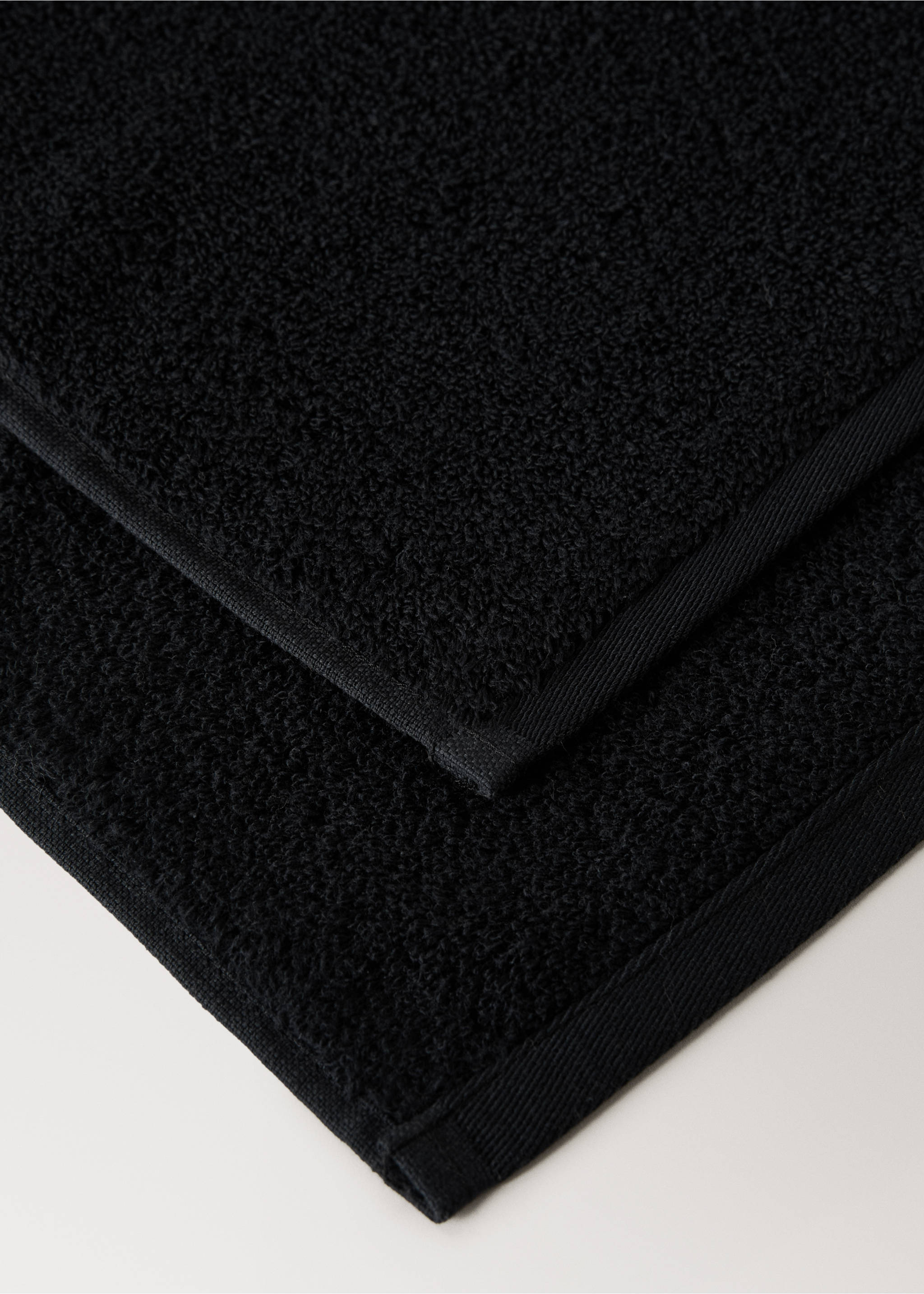 Prosop mic de baie din bumbac moale - Detaliu al articolului 3, Negru. Ref: 17021596-00.