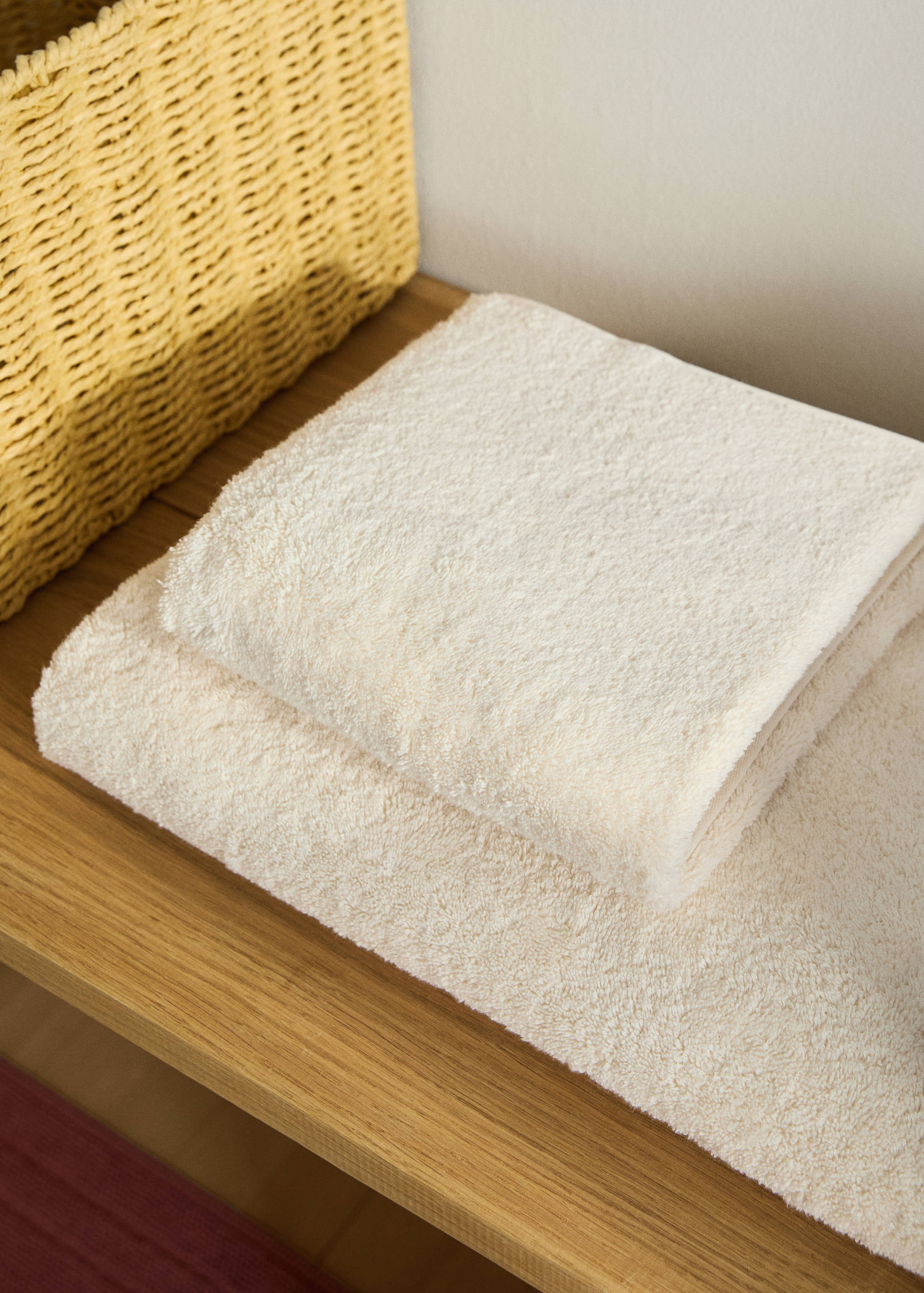 Soft cotton washbasin towel - General plane