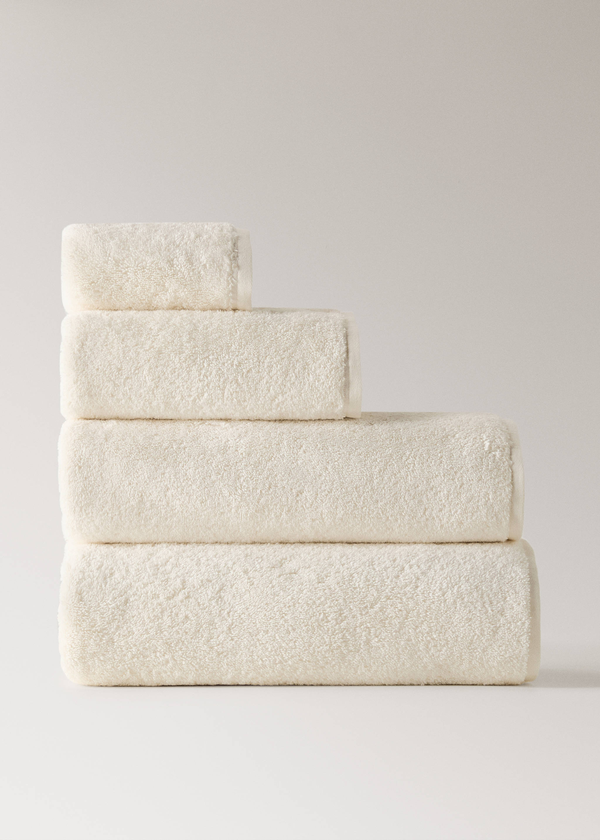 Soft cotton washbasin towel - Article without model