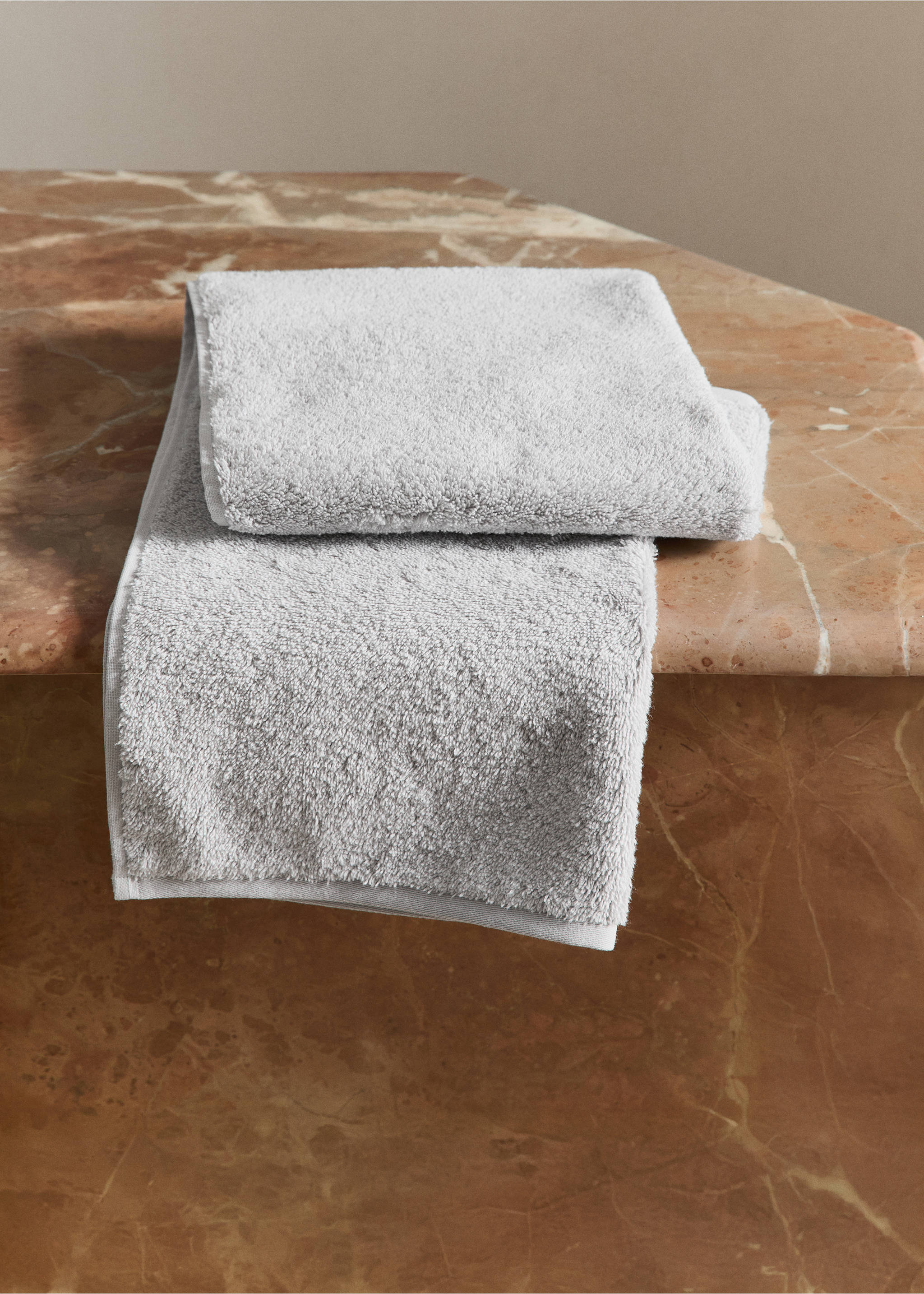 Soft cotton washbasin towel - General plane, Light Heather Grey. Ref: 17021597-00.