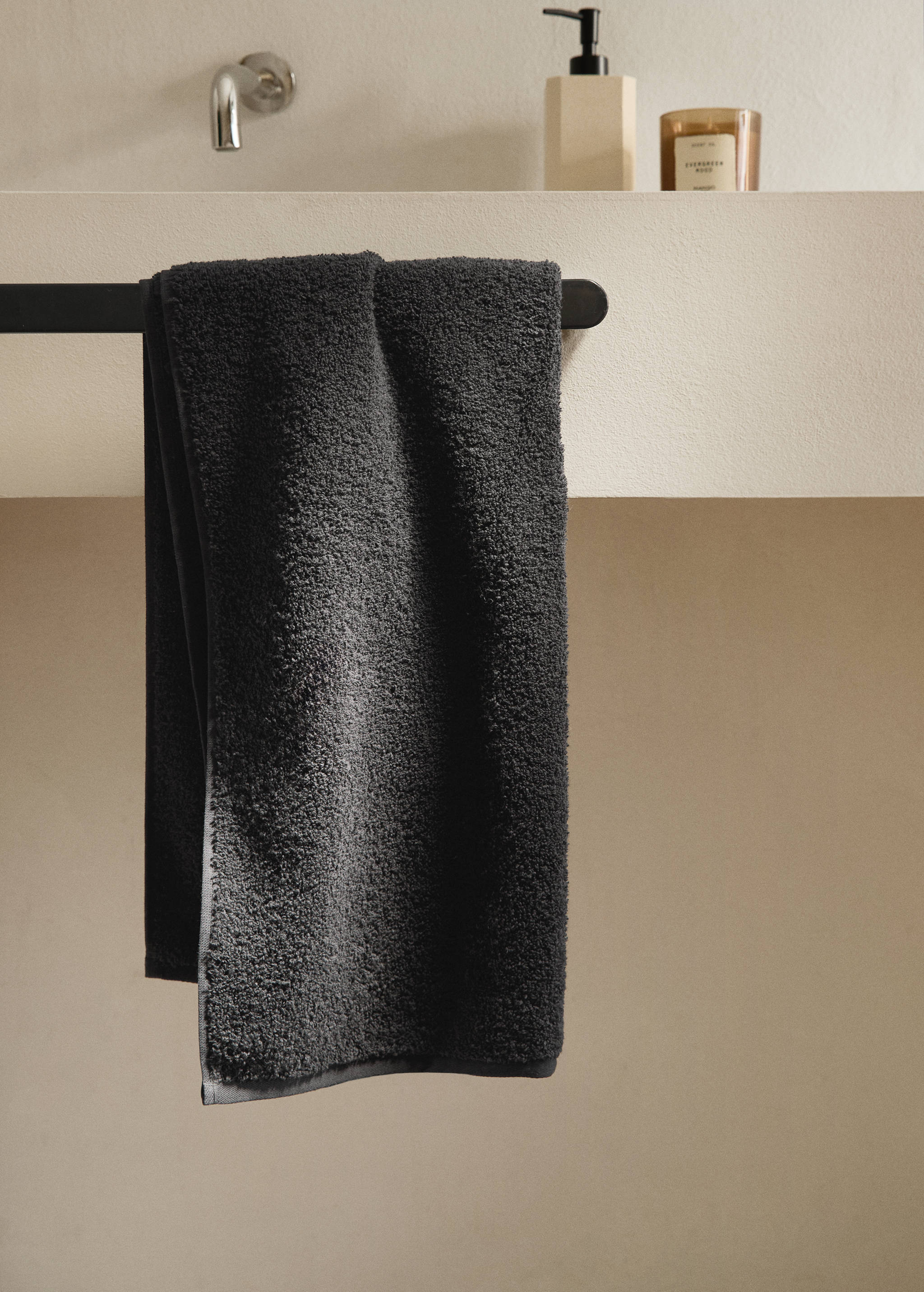 Soft cotton washbasin towel - General plane