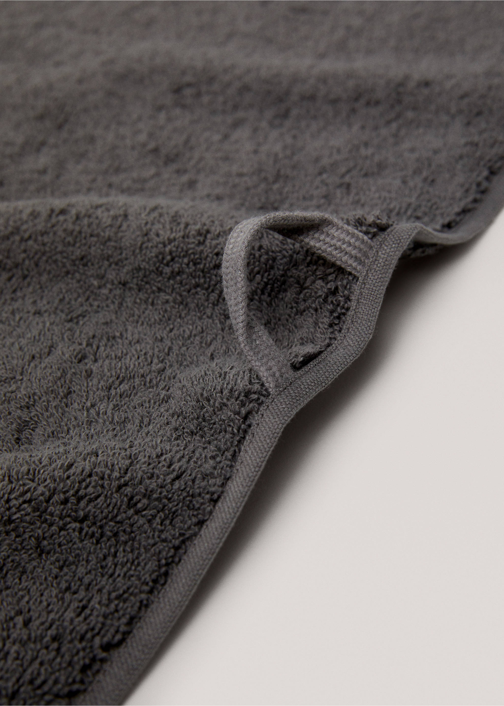 Soft cotton shower towel - Details of the article 3, Charcoal. Ref: 17021598-00.
