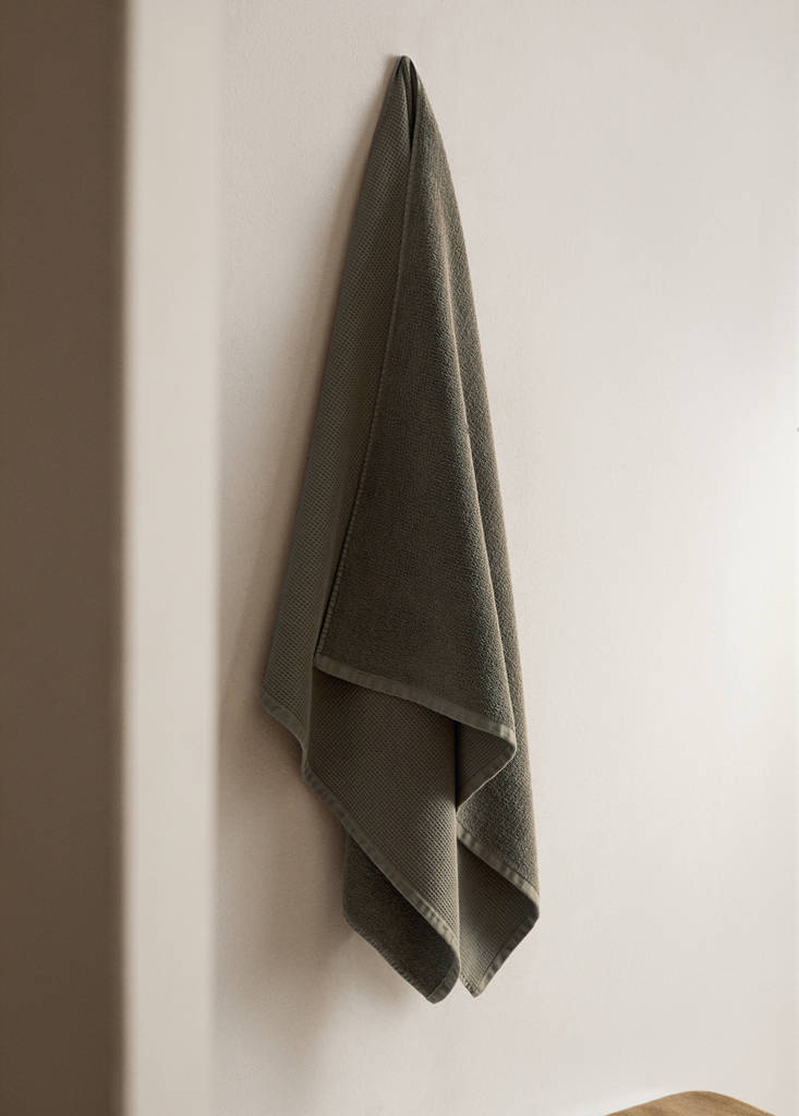 MANGO HOME - Drap de bain en coton réversible olive - 80x150cm