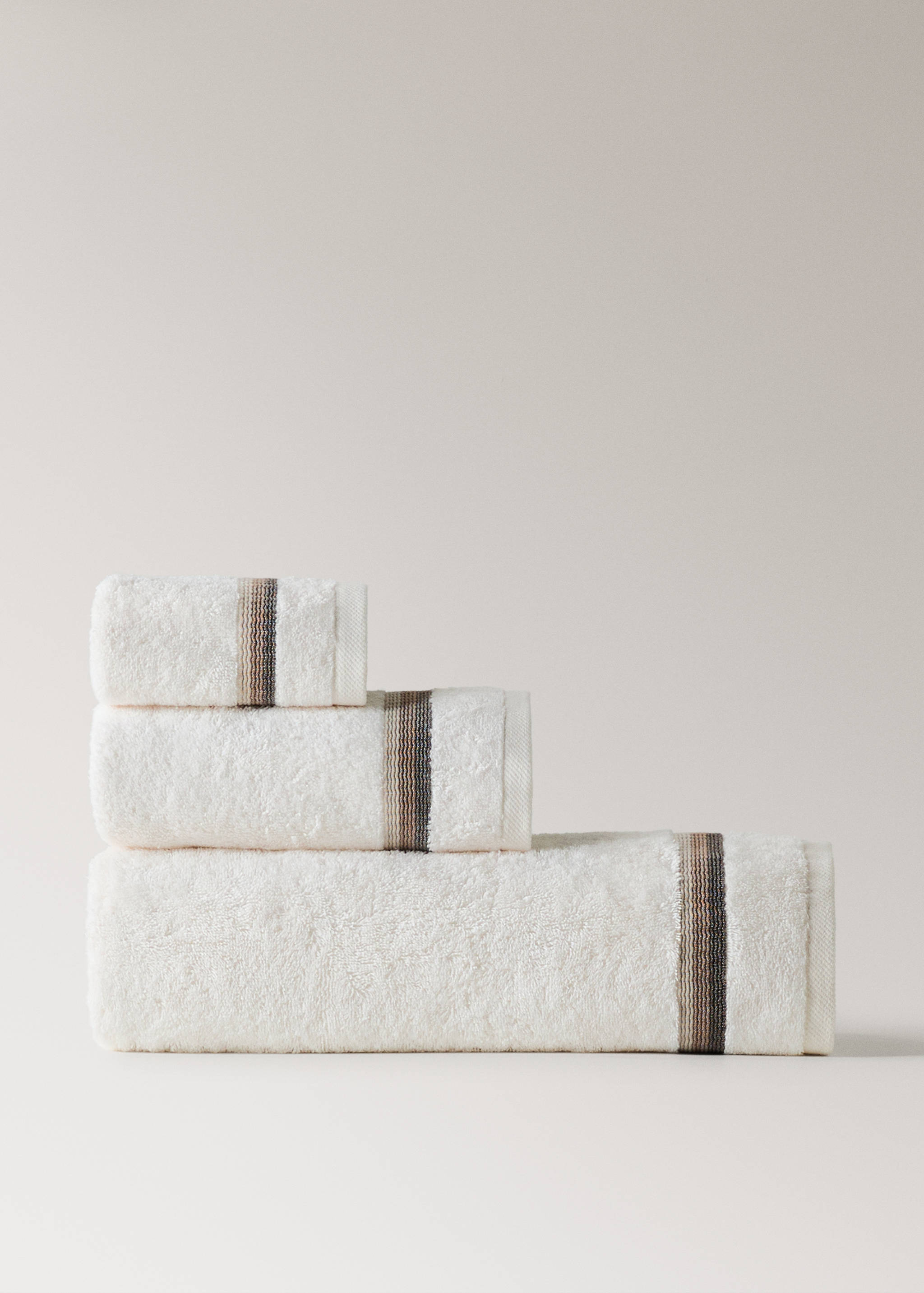 Washbasin towel with striped trim - Article without model