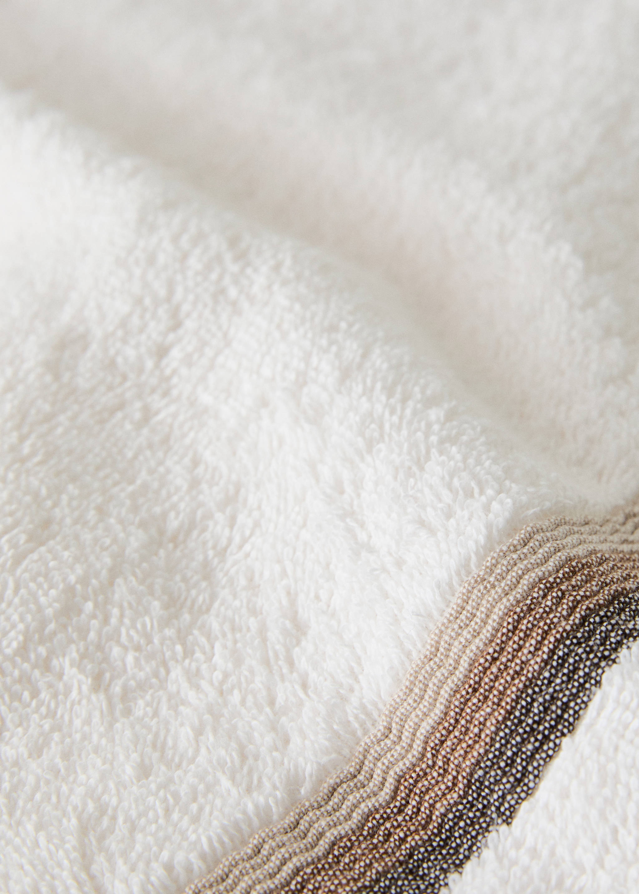 Washbasin towel with striped trim - Details of the article 1