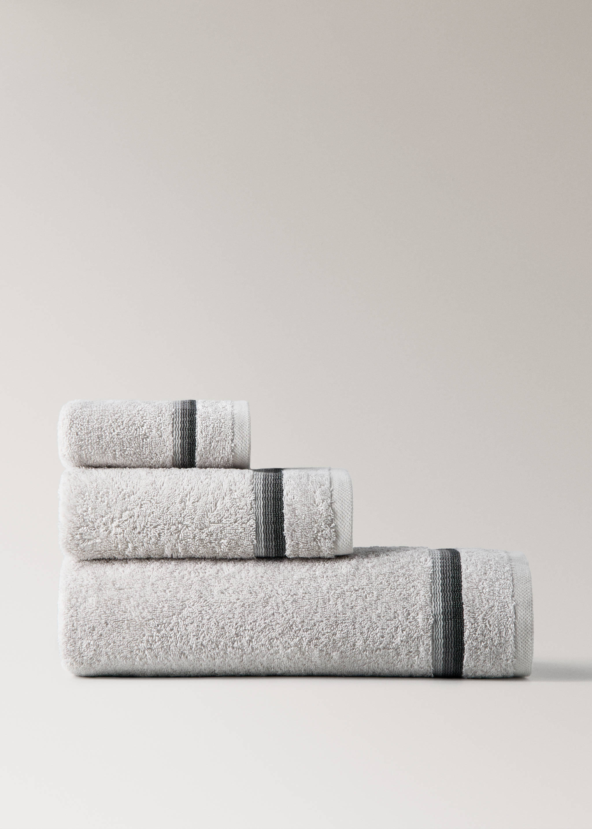 Washbasin towel with striped trim - Article without model