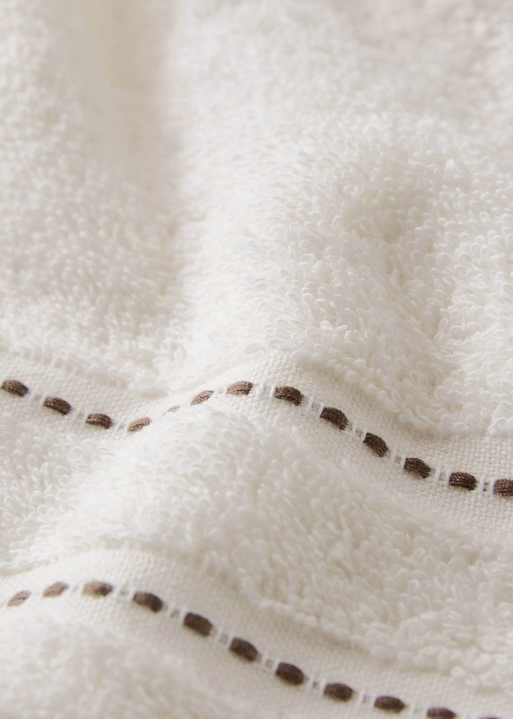 Baumwoll-Gästetuch mit gestickten Punkten - Detail des Artikels 1