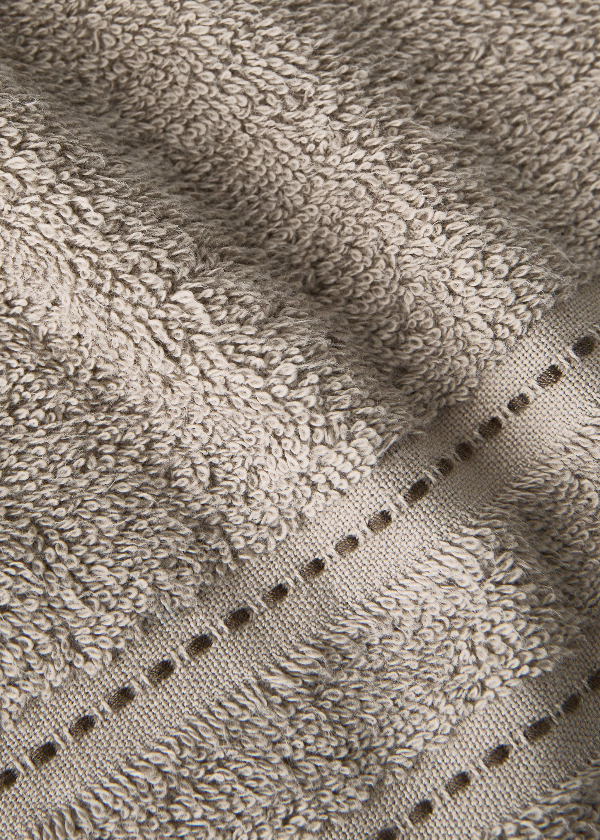 Handduk i bomull med broderade prickar - Detaljer om artikeln 1