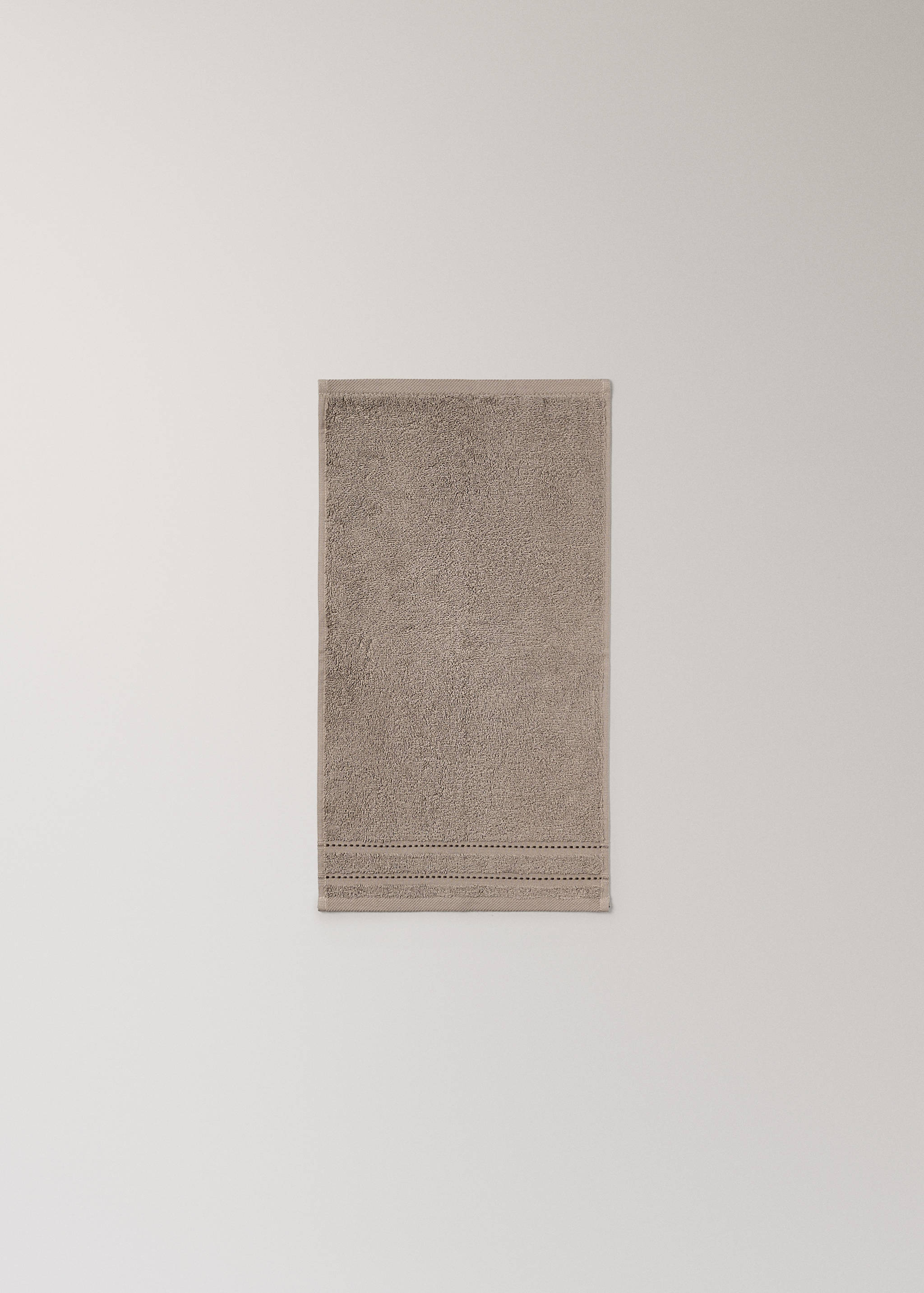 Handduk i bomull med broderade prickar - Detaljer om artikeln 3