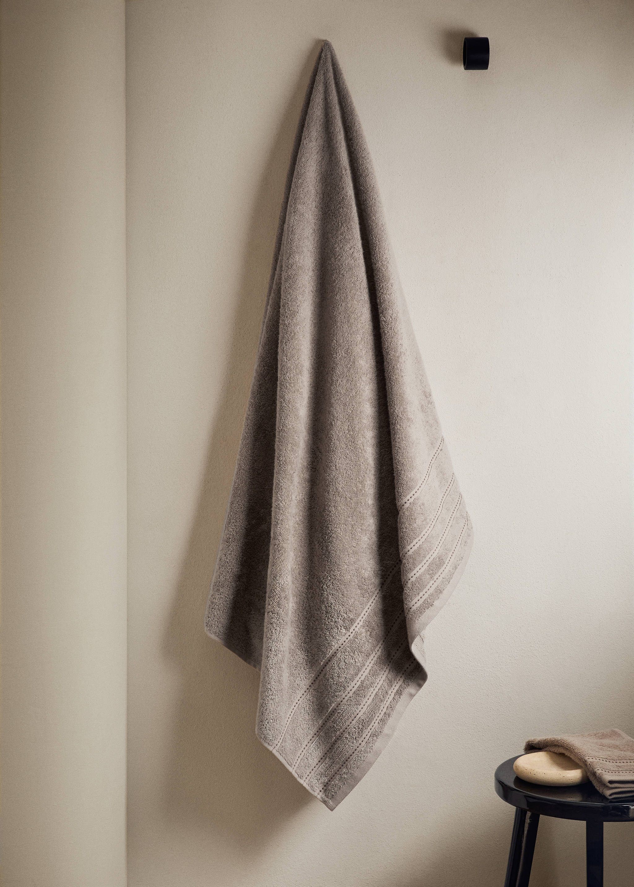 Badlakan i bomull med broderade prickar - Allmän bild