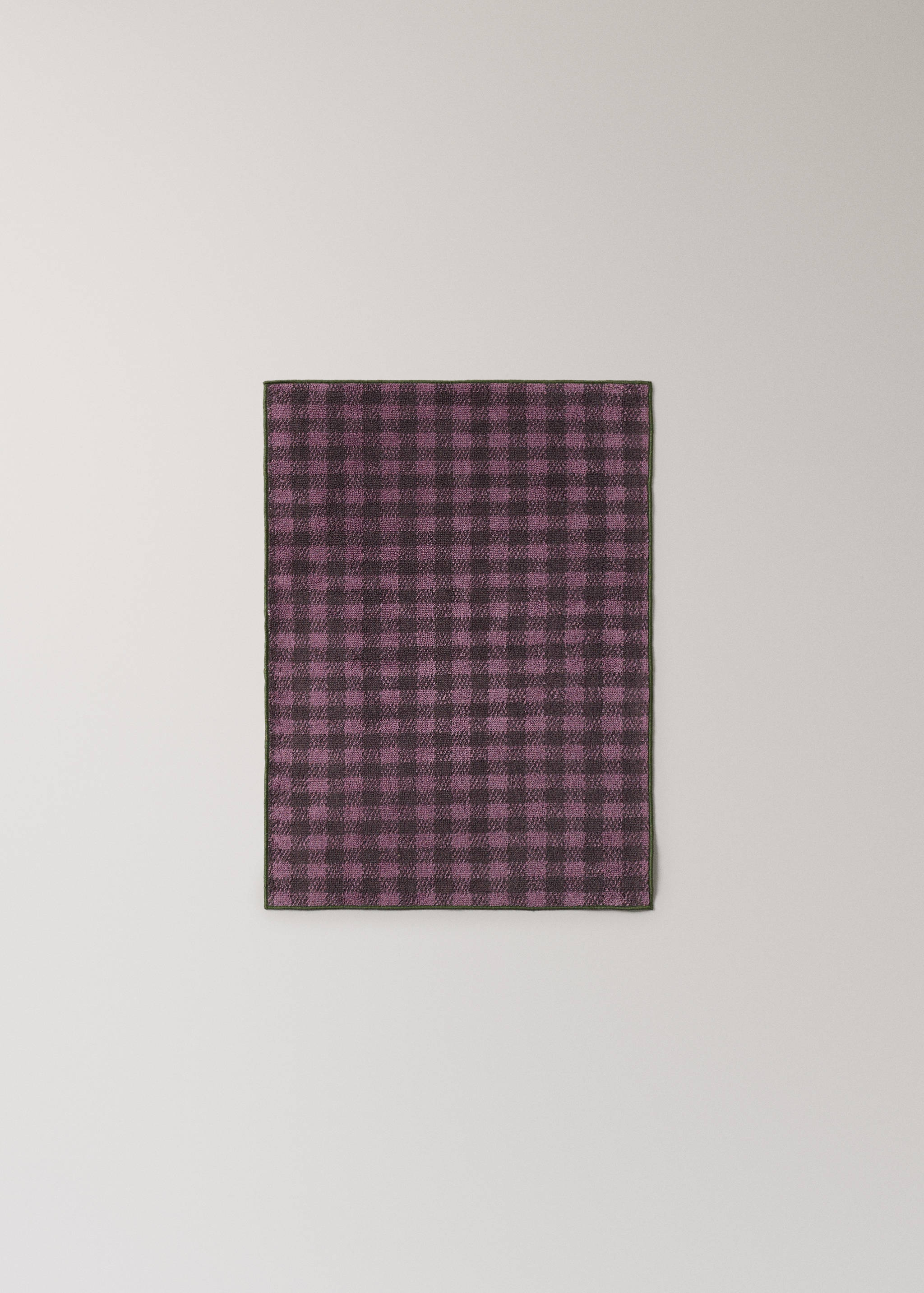 Cotton check-print guest towel with overlock stitching - Details of the article 4
