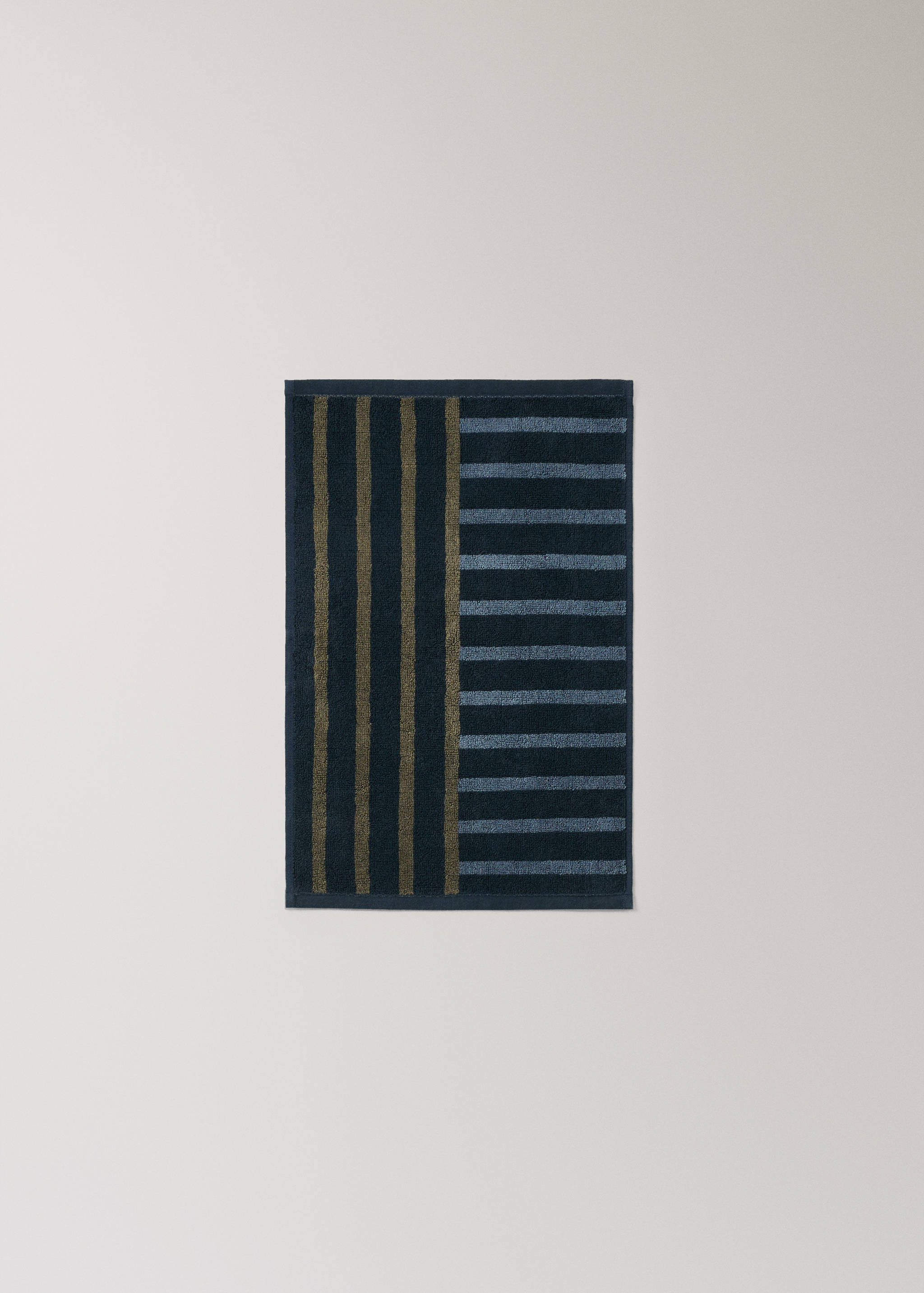Cotton guest towel with two-tone stripes - Details of the article 4