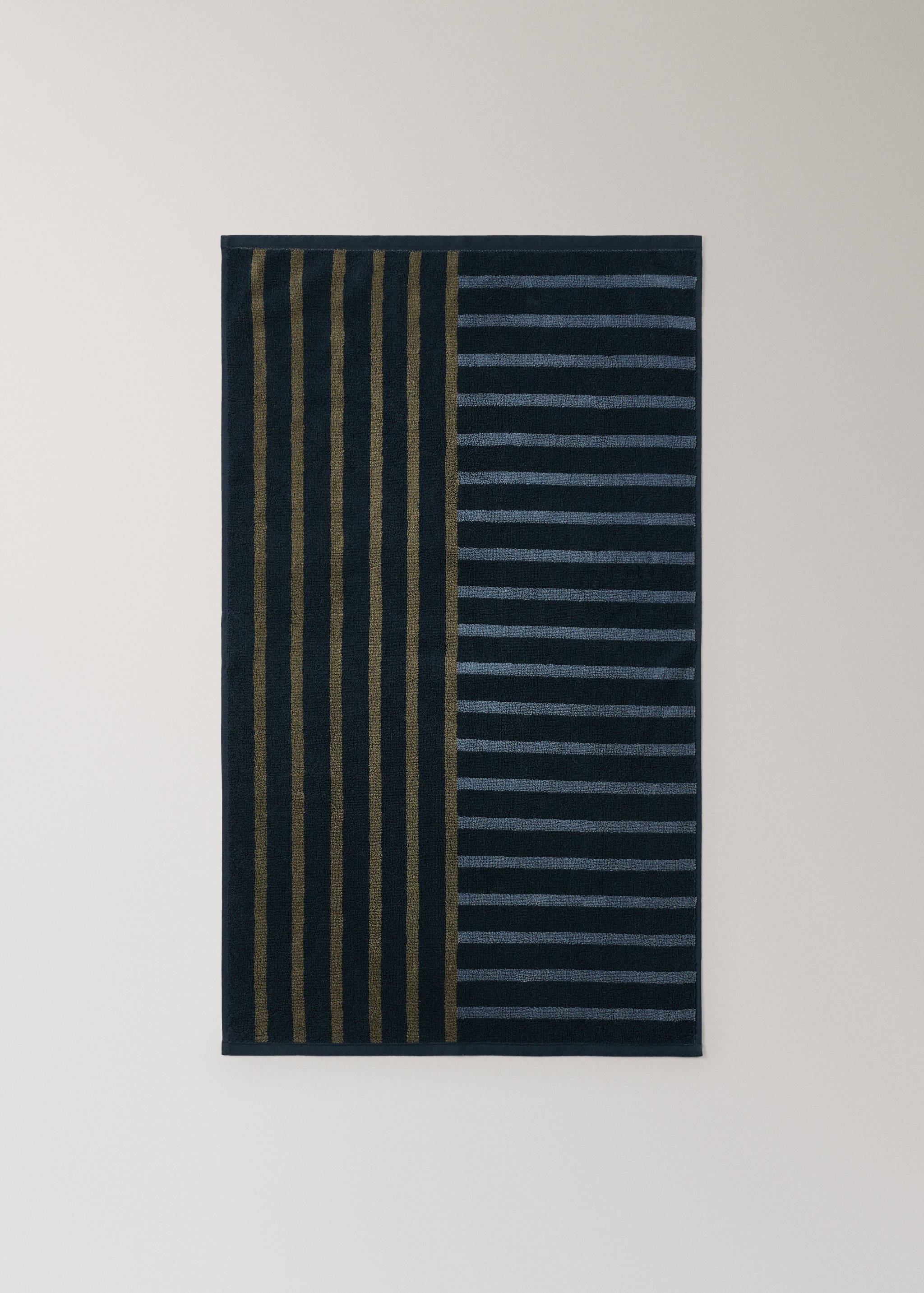 Handduk i bomull med tvåfärgade ränder - Detaljer om artikeln 4