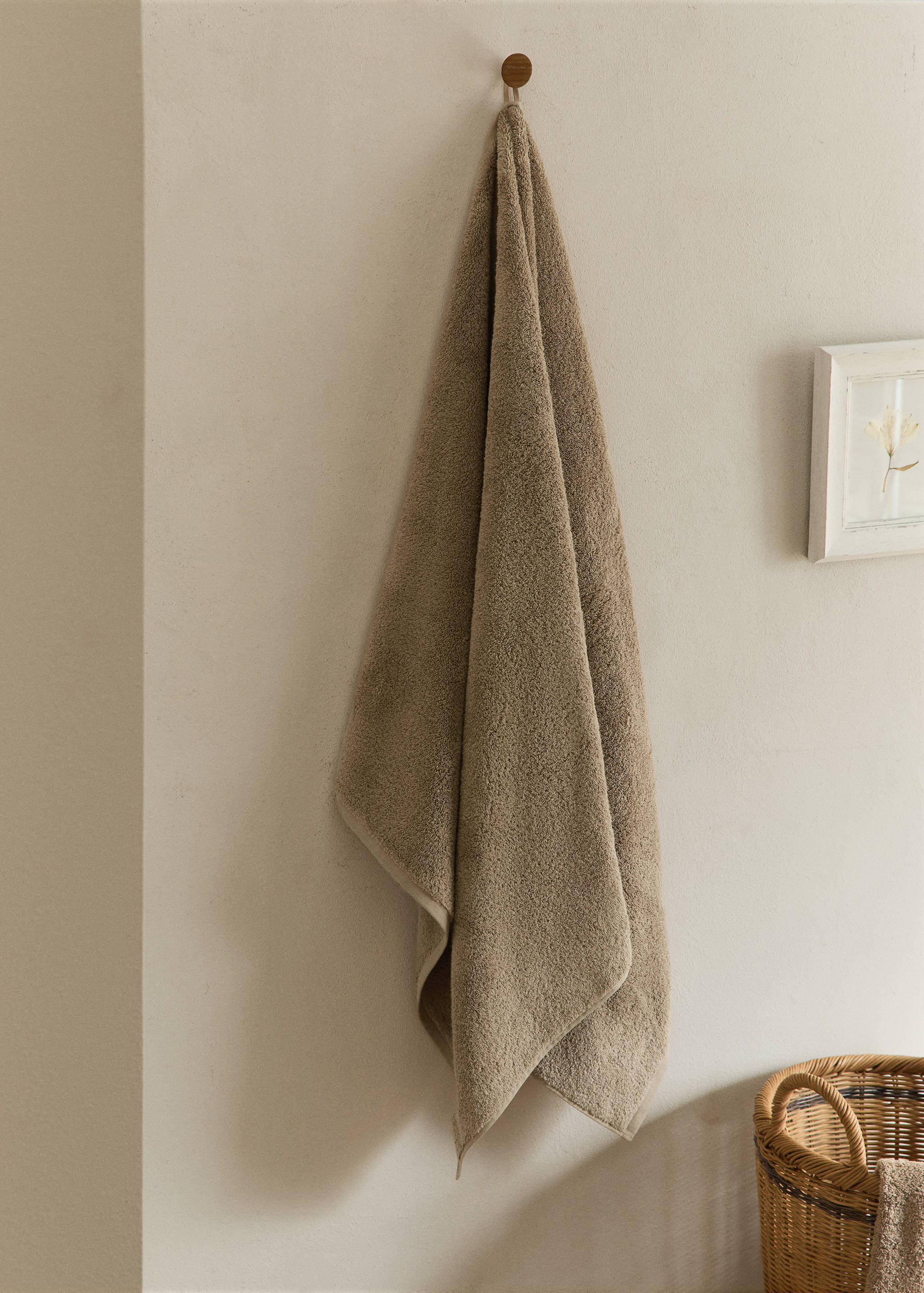 Soft cotton bath towel - General plane