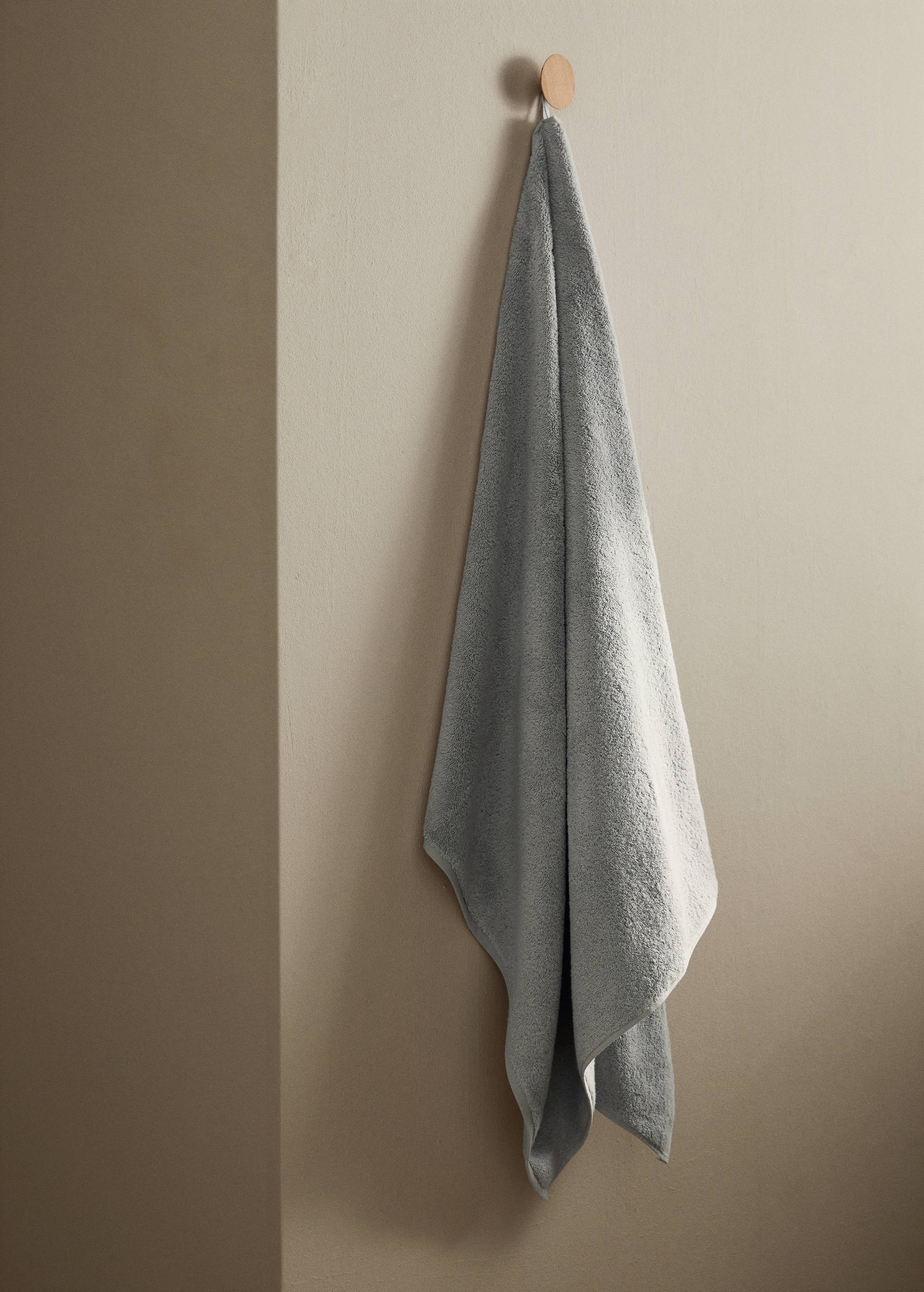 Soft cotton bath towel - General plane