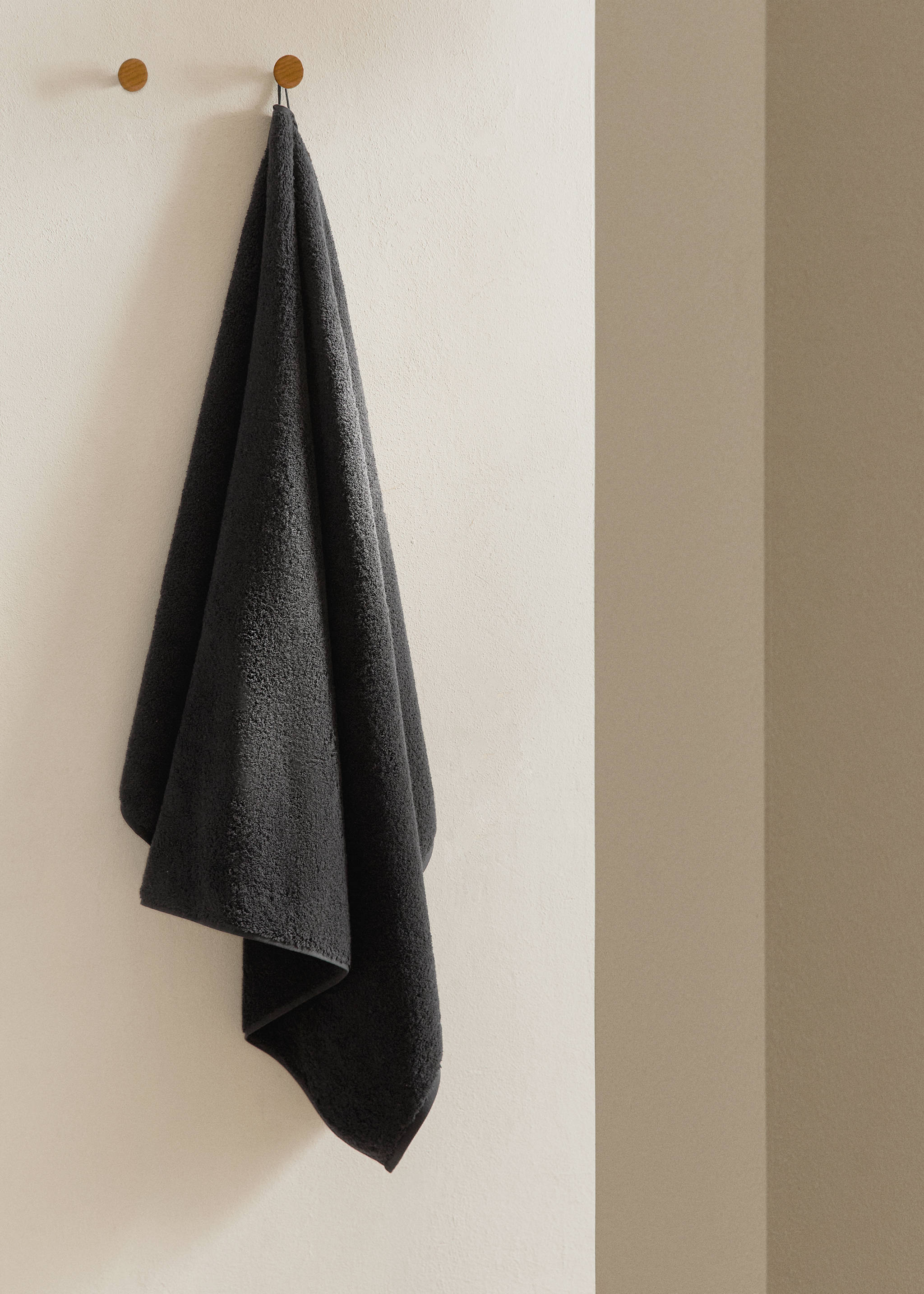 Soft cotton bath towel - General plane