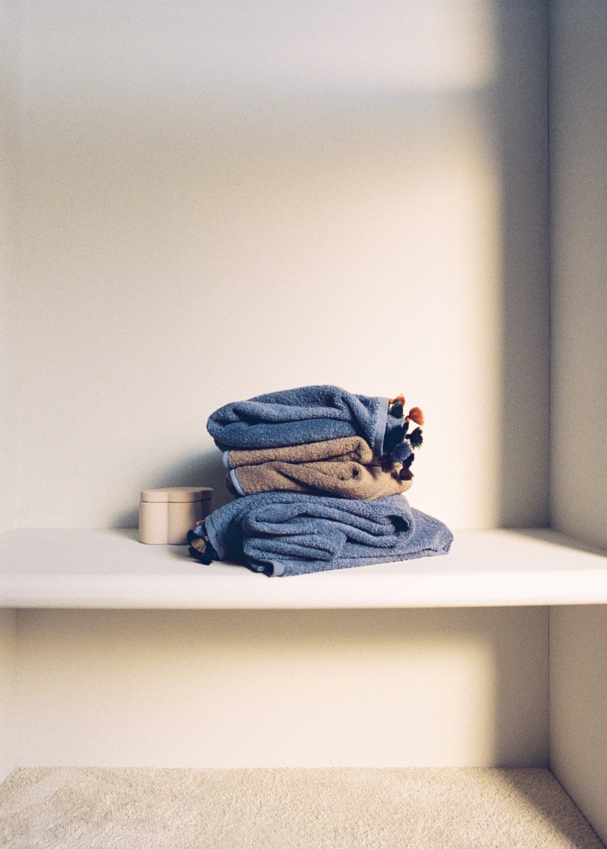 Katoenen kinderhanddoek met meerkleurige pompons - Detail van het artikel 5