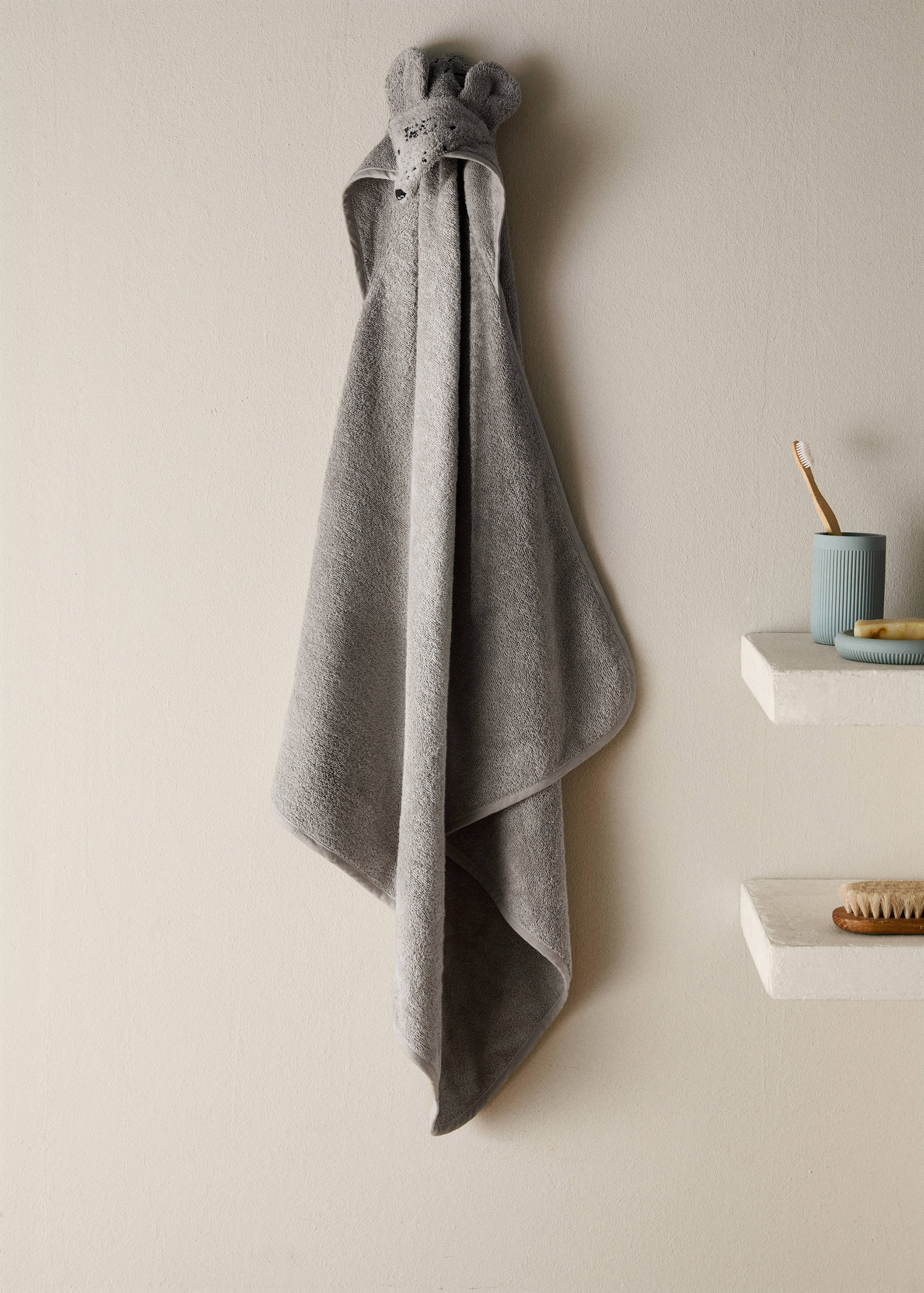 Children's bath cape with mouse hood detail - General plane