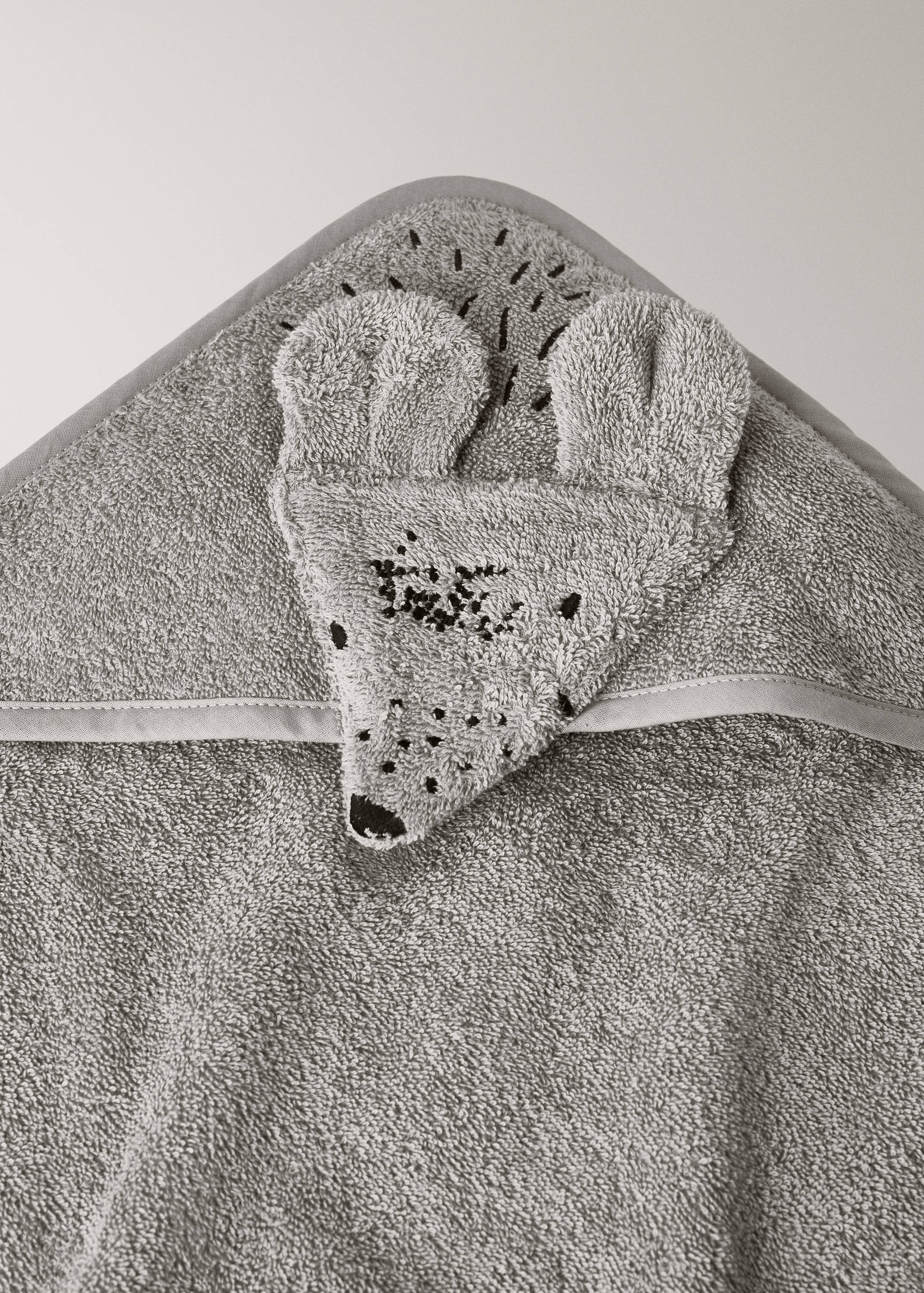 Children's bath cape with mouse hood detail - Details of the article 1