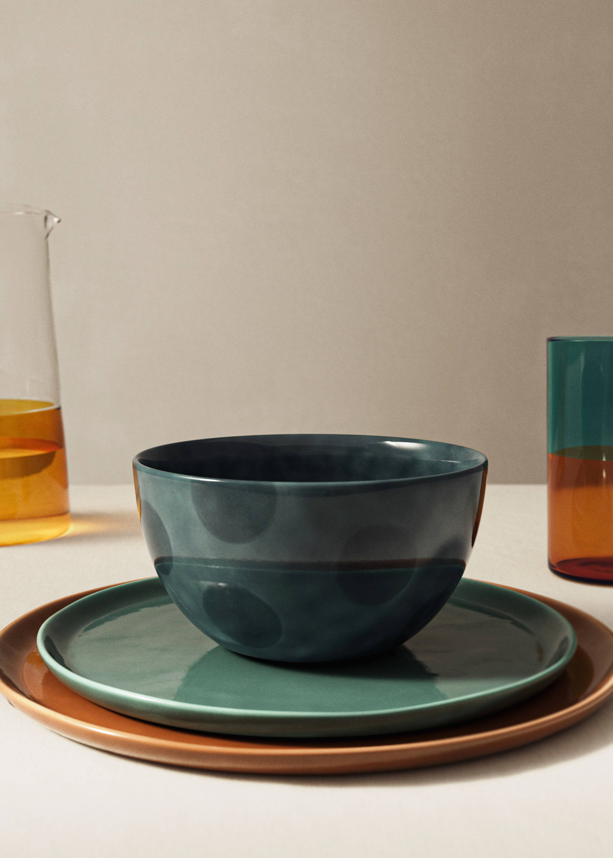 Ručně malovaná mísa z kameniny s puntíky - Celkový náhled