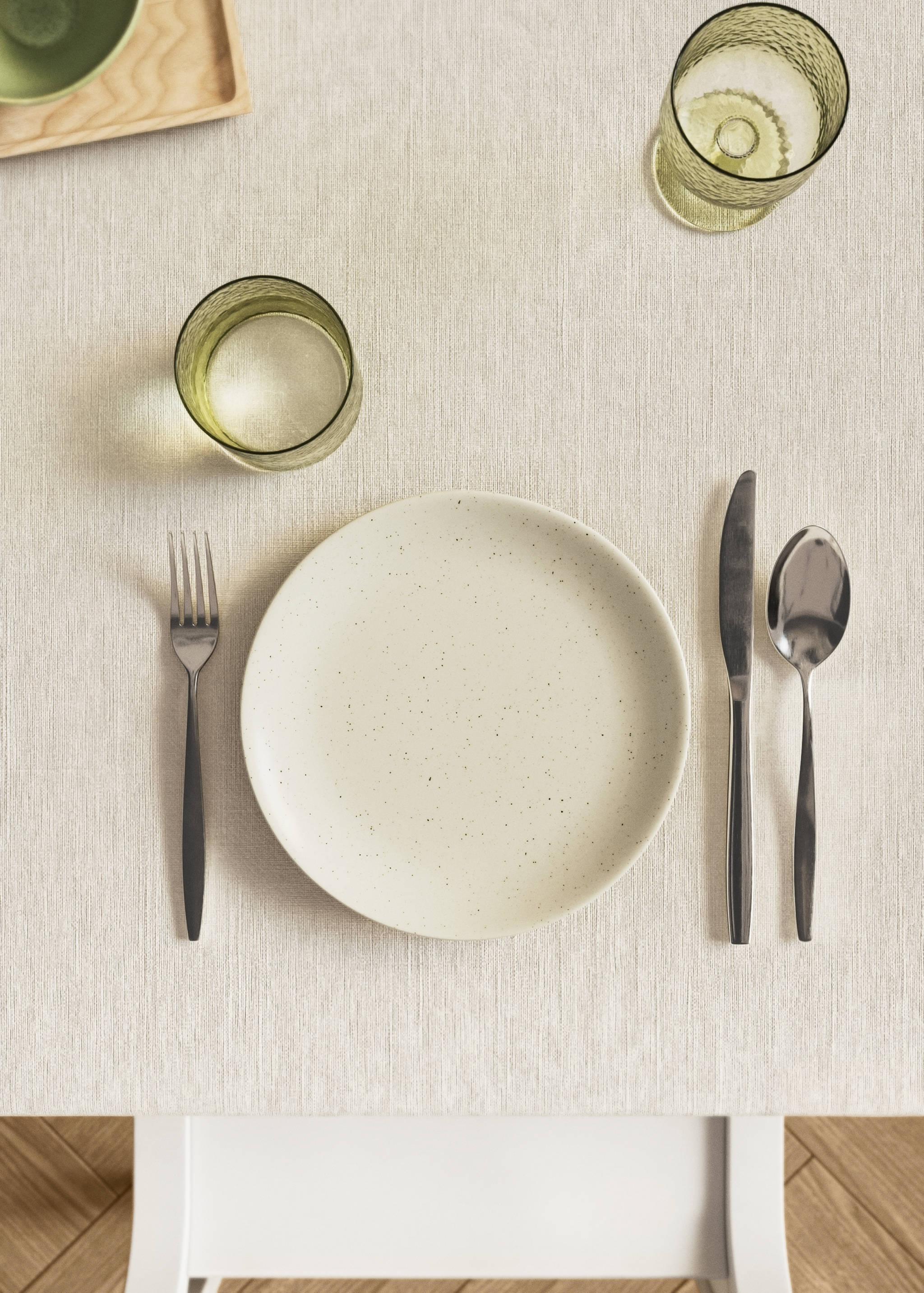 Stoneware dessert plate with spots - General plane