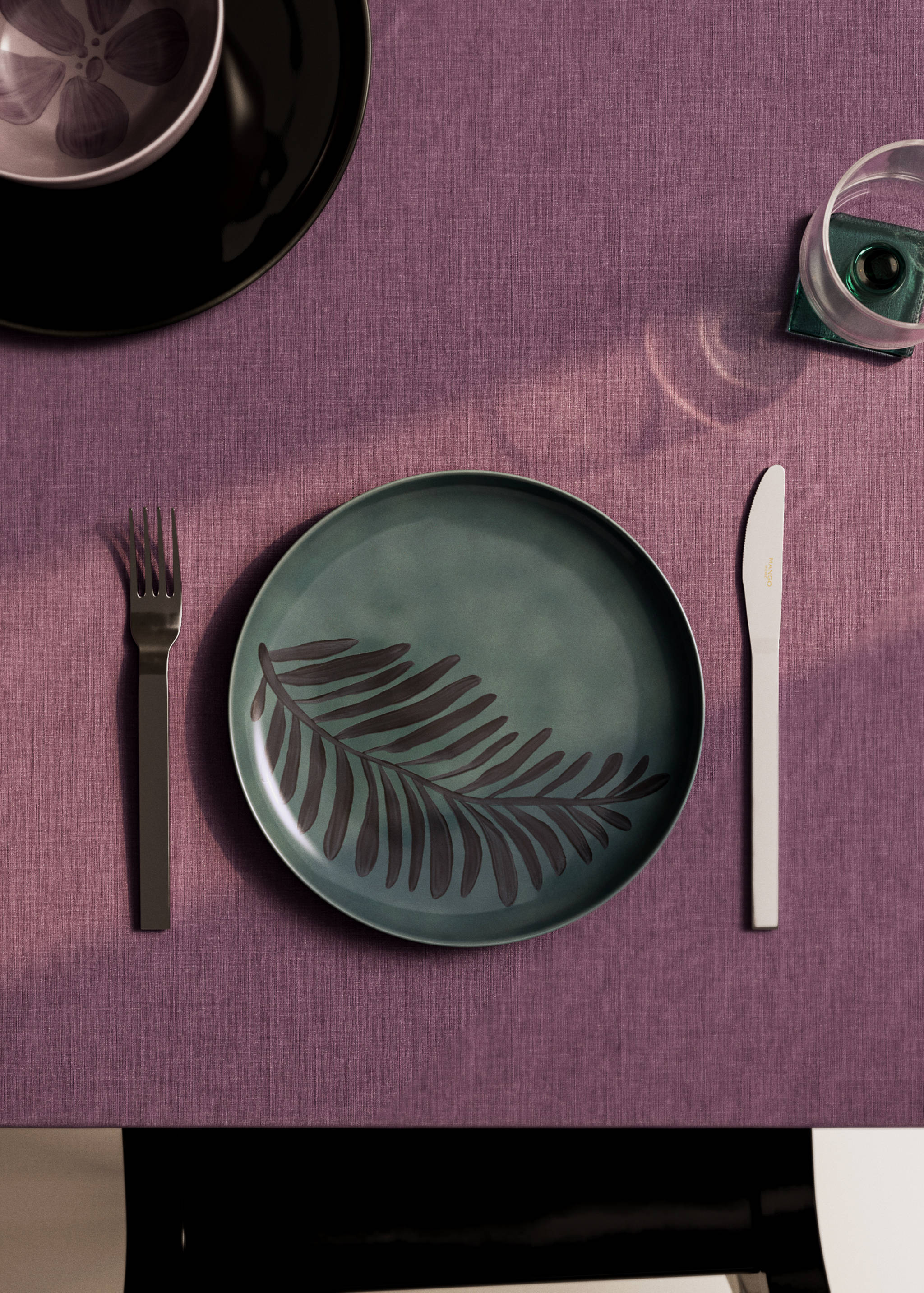 Dessertteller aus Steingut mit handbemaltem Design - Allgemeine Ansicht