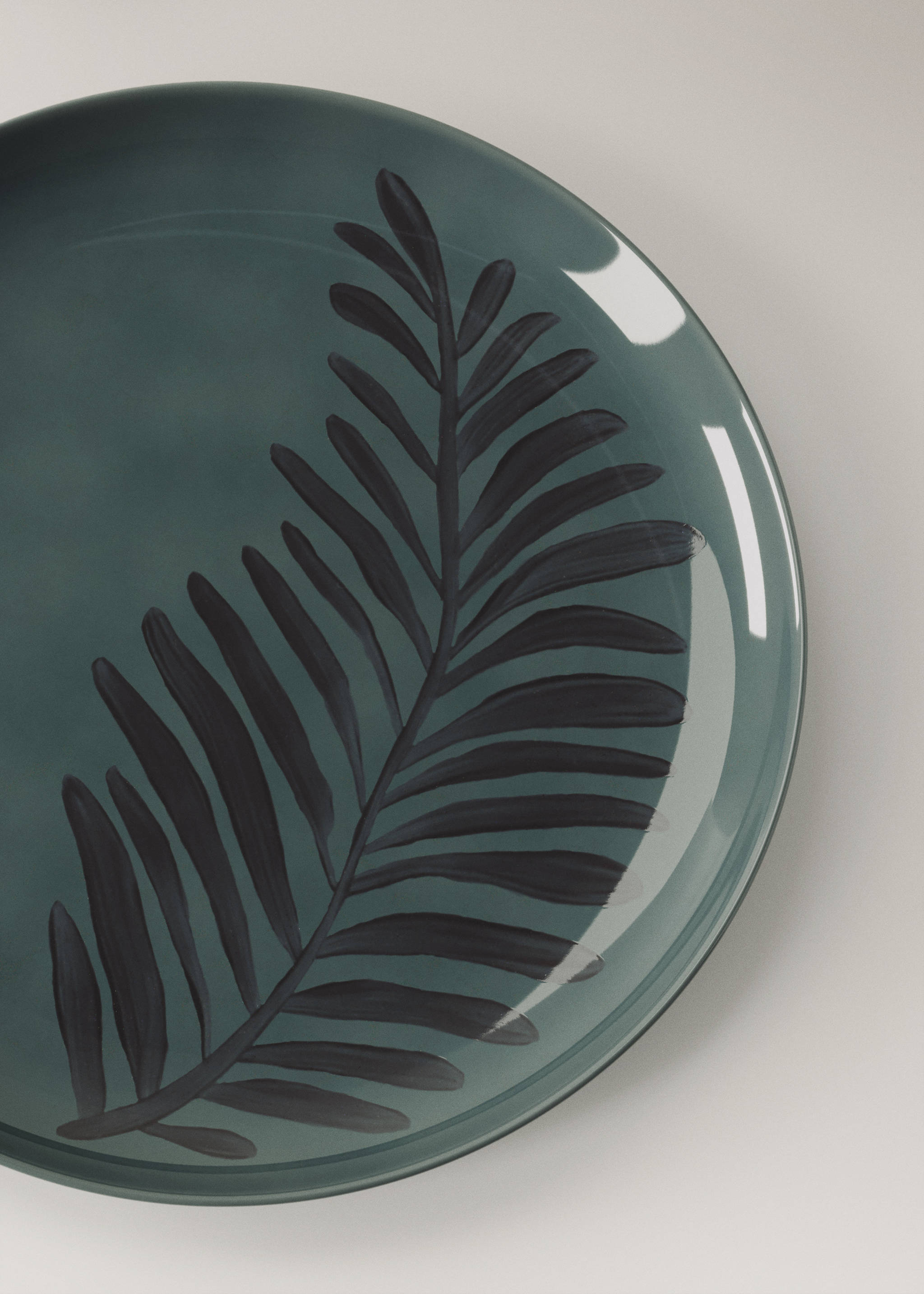 Dessertteller aus Steingut mit handbemaltem Design - Detail des Artikels 1