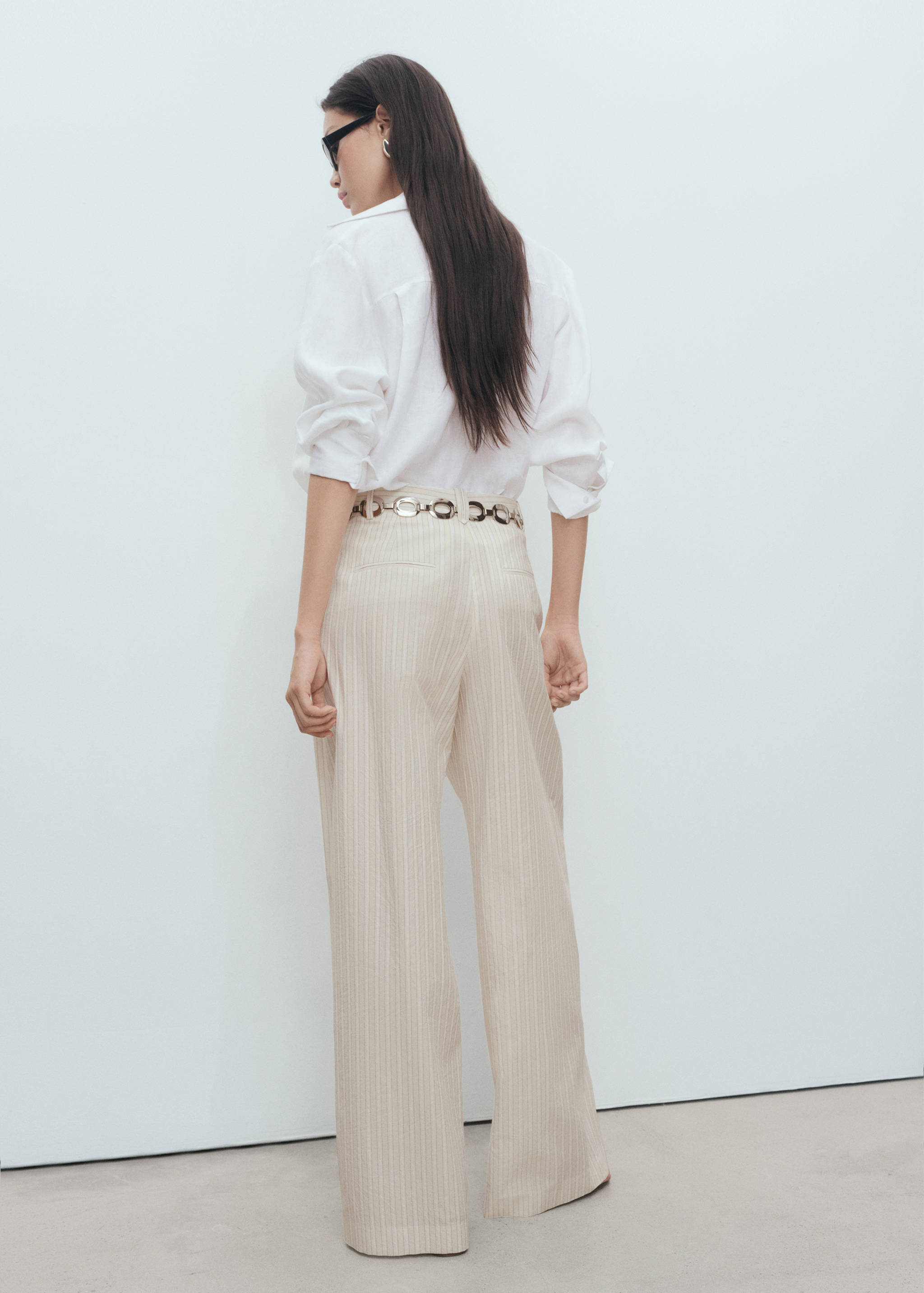 بنطلون واسع الساق بخطوط عمودية - الجهة الخلفية للمنتج