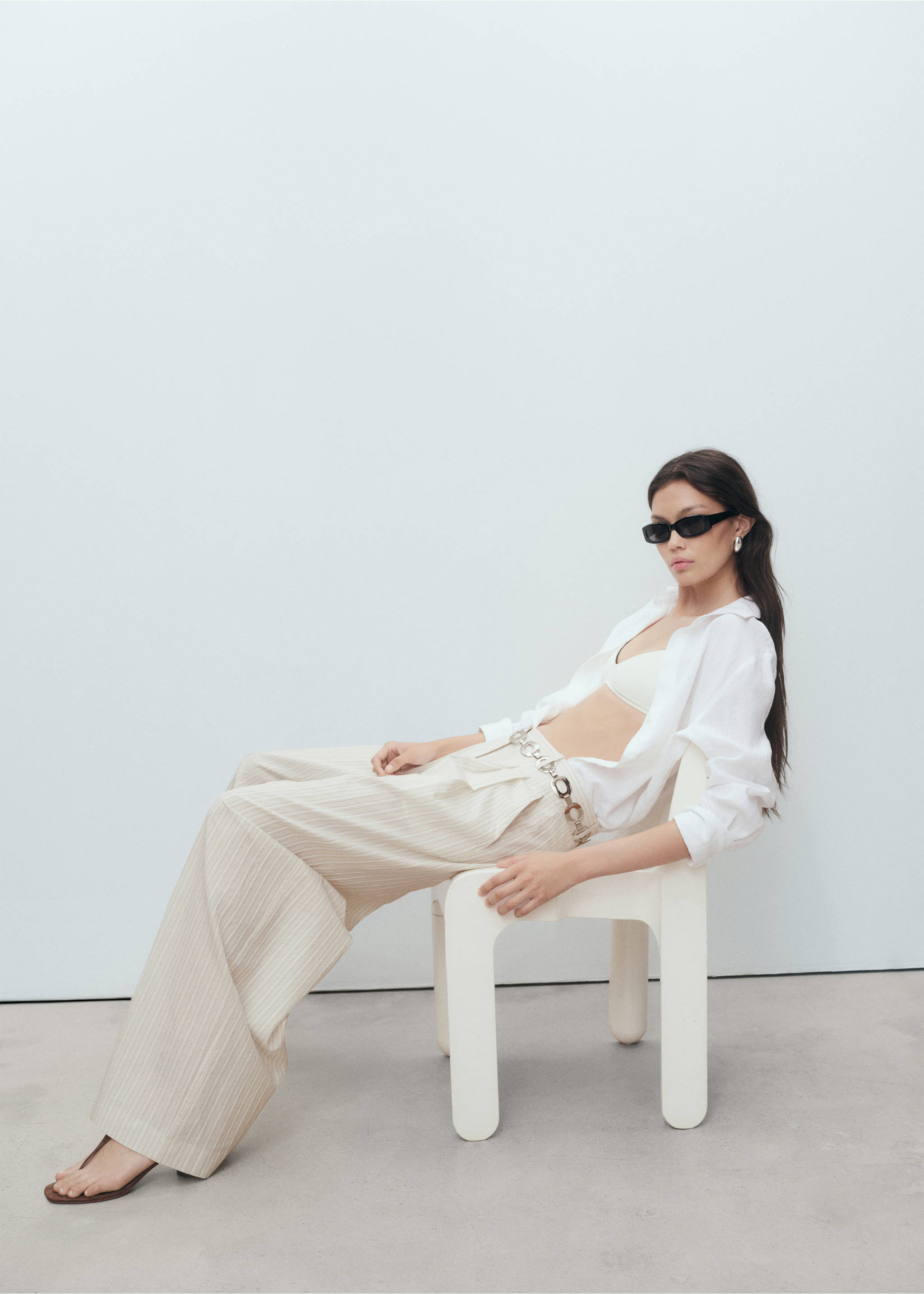 بنطلون واسع الساق بخطوط عمودية - تفاصيل المنتج 2, رمادي فاتح/خفيف. Ref: 17022537-00.