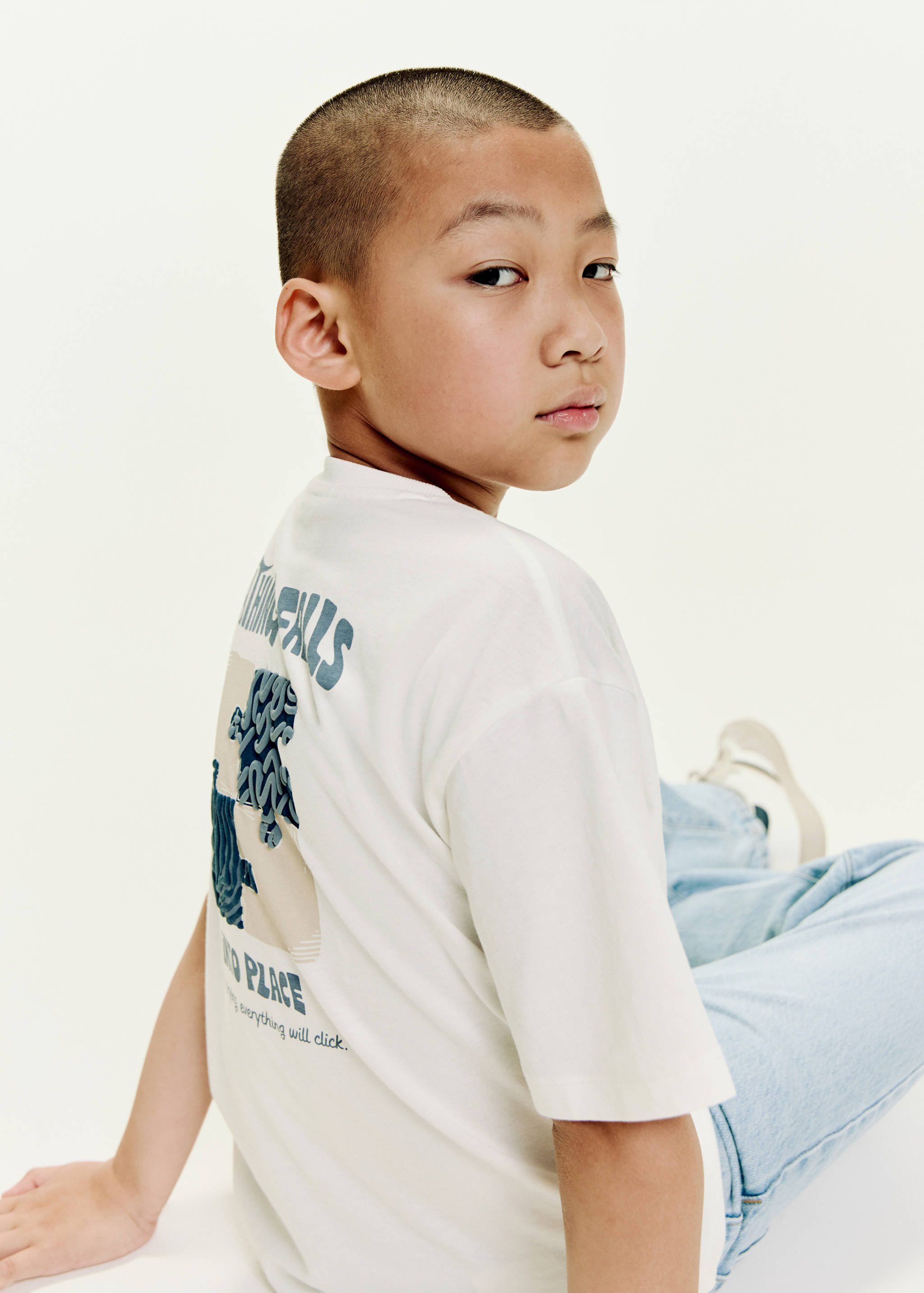 Textured embroidered t-shirt - Details of the article 1