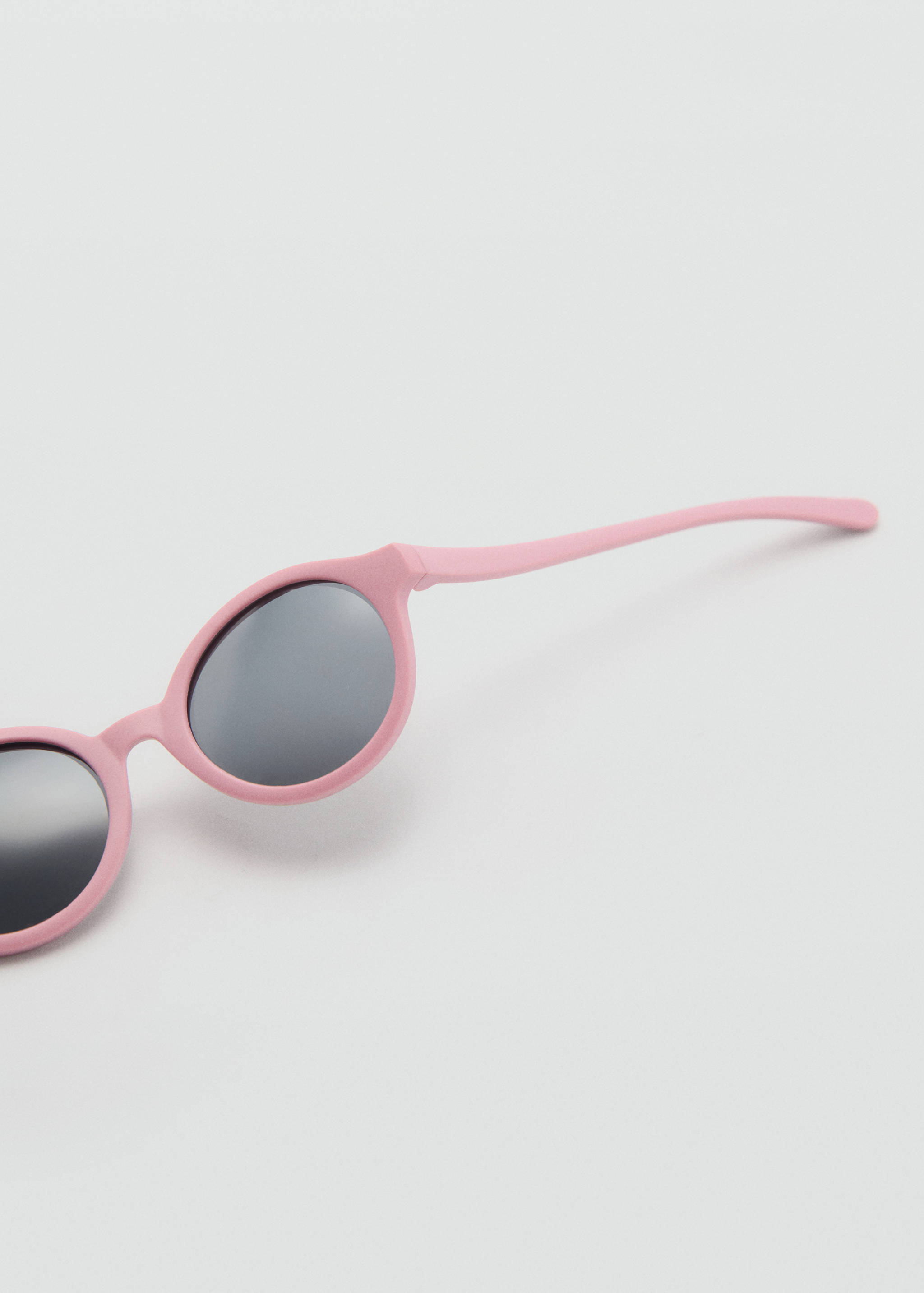 Round-framed sunglasses - Details of the article 1