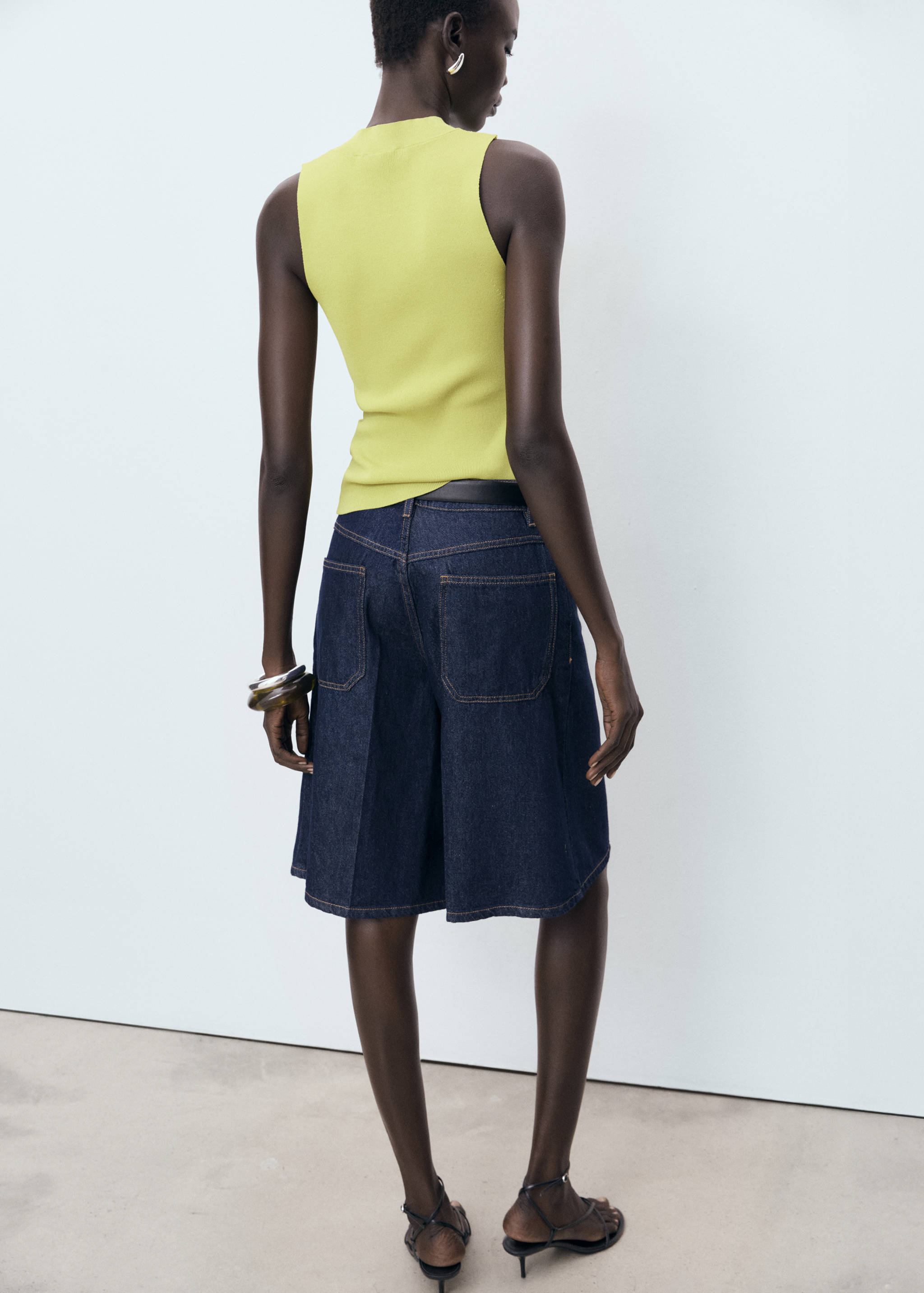 Ribbed knit top - Reverse of the article