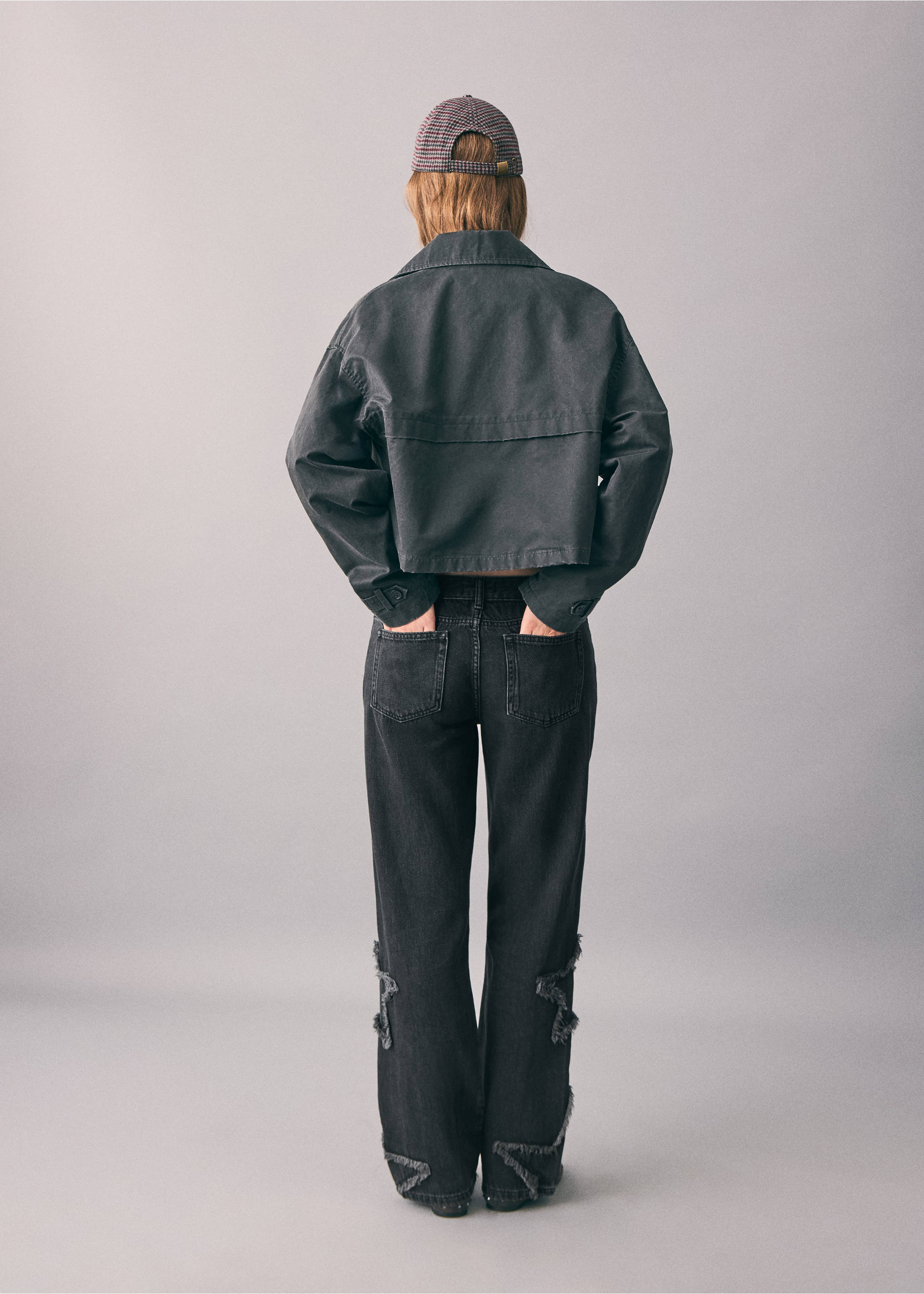 Jeans straight bordado estrellas - Reverso del artículo, Denim negro. Ref: 17022914-00.