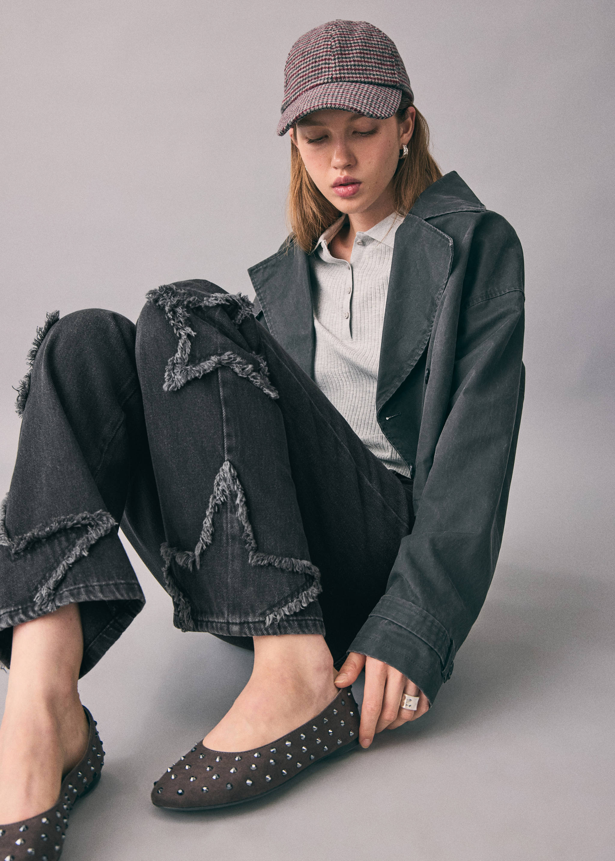 Straight-leg jeans with star embroidery - Details of the article 1