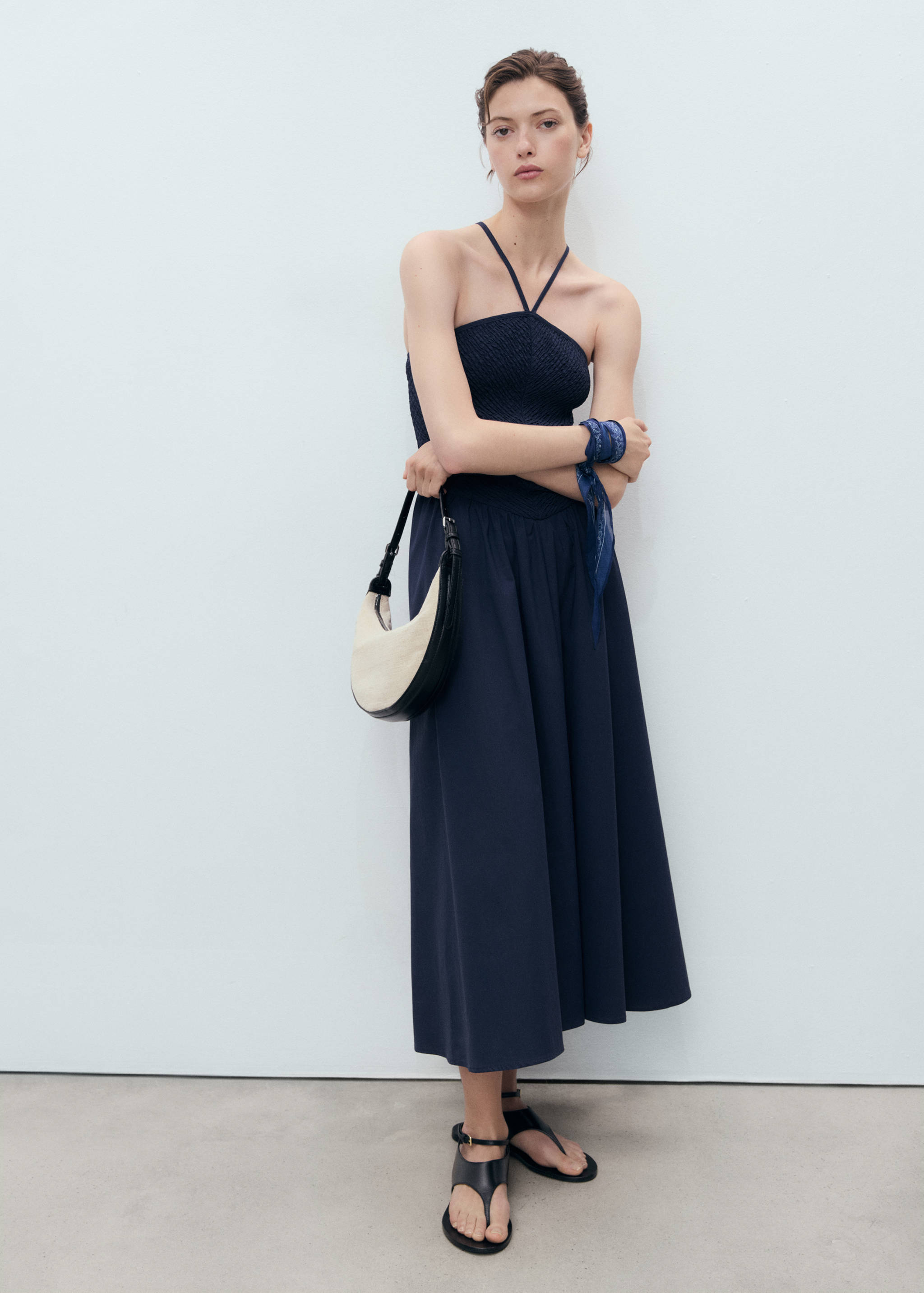 Combined halter-neck dress - General plane