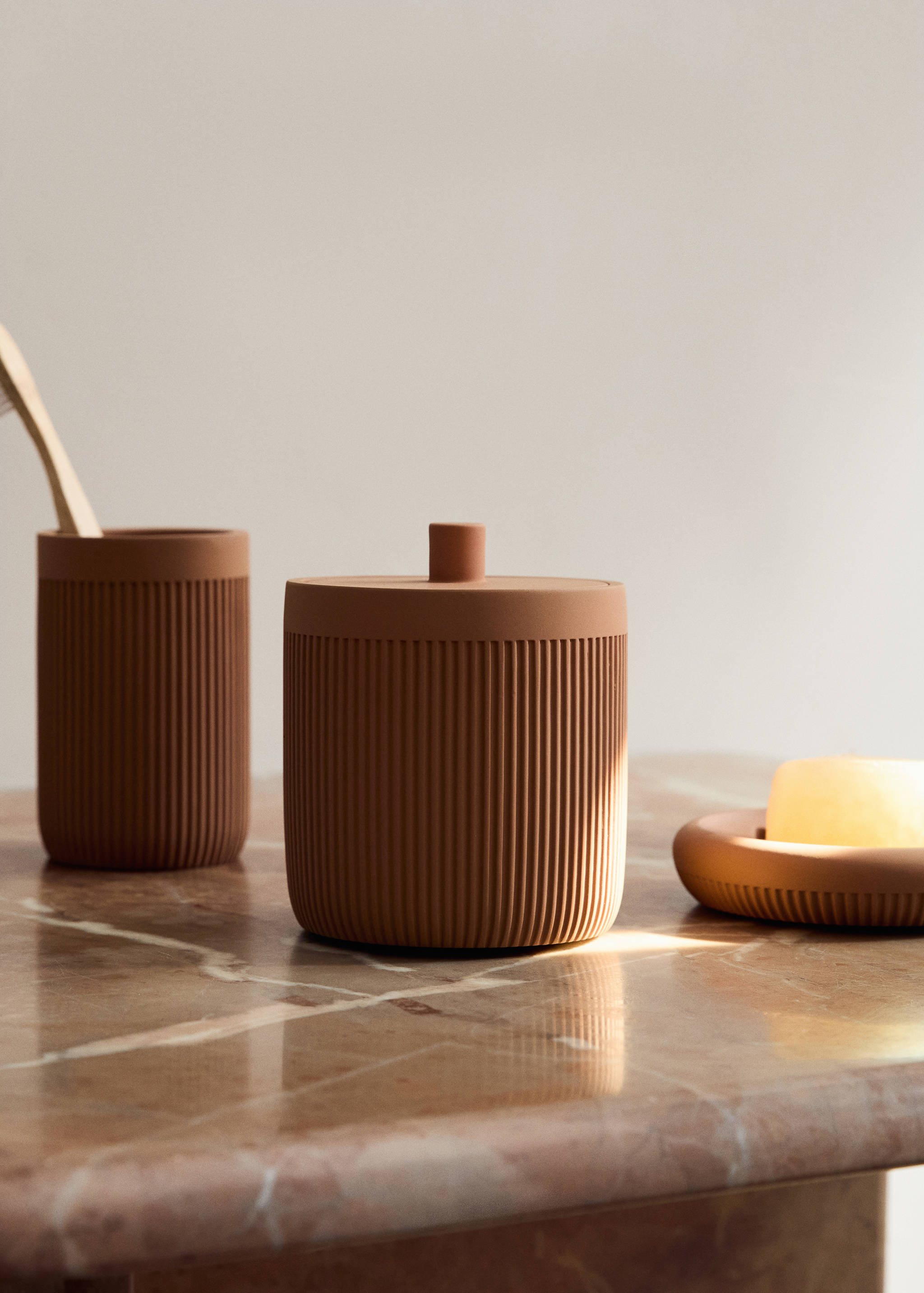 Badkamerpot met deksel van hars - Overzichtstekening