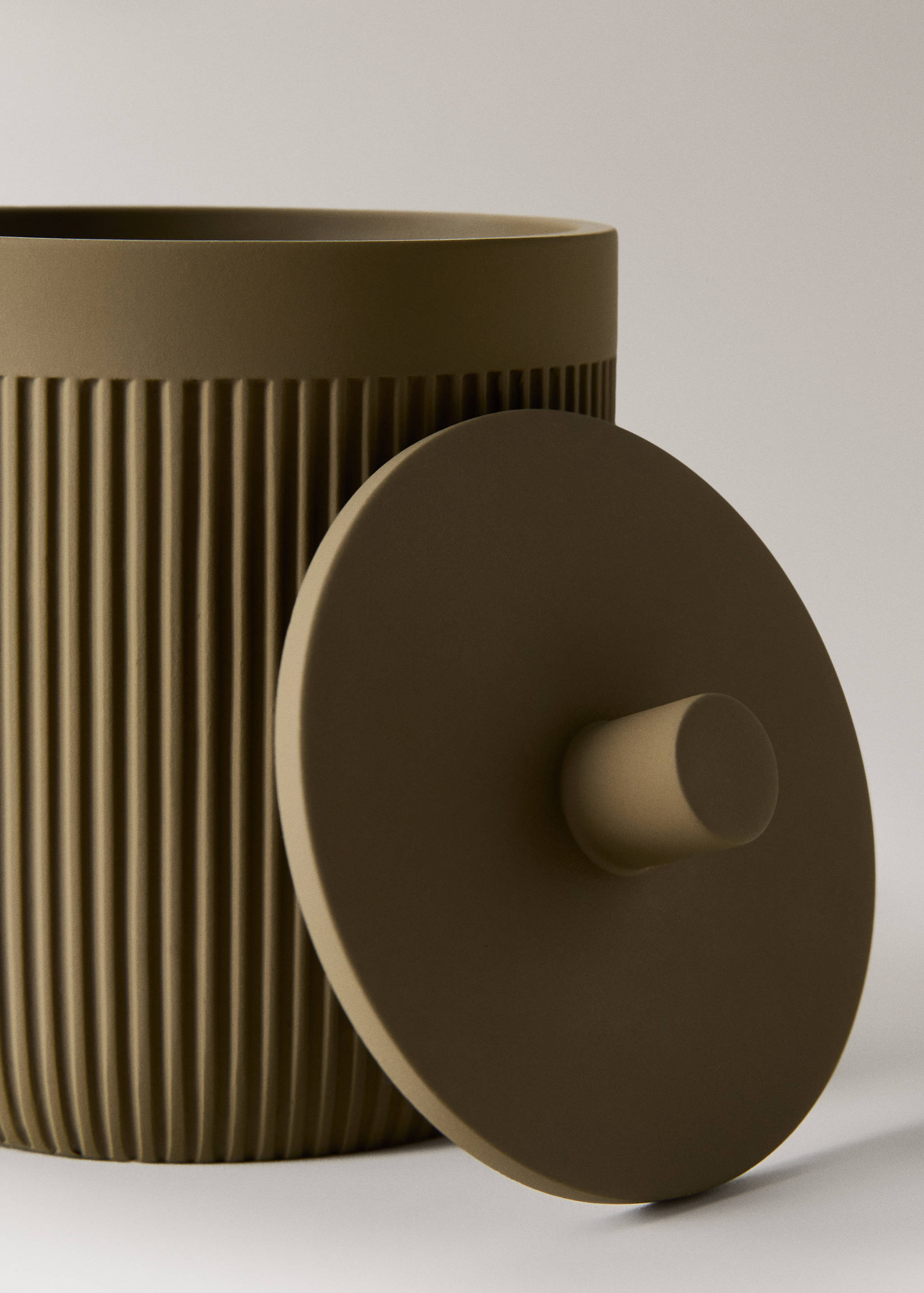 Dose für das Bad mit Deckel aus Kunstharz - Detail des Artikels 2