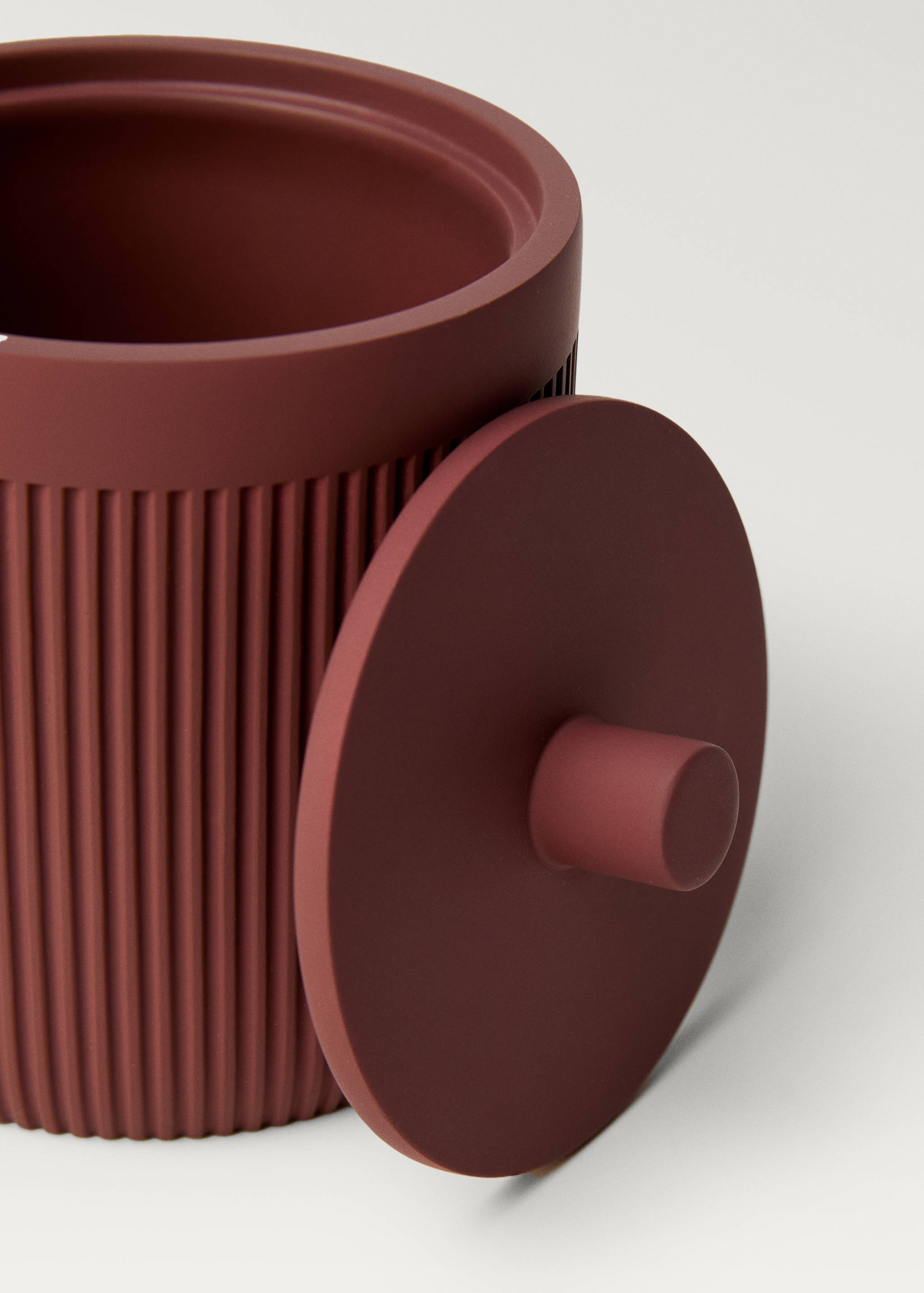 Badkamerpot met deksel van hars - Detail van het artikel 1