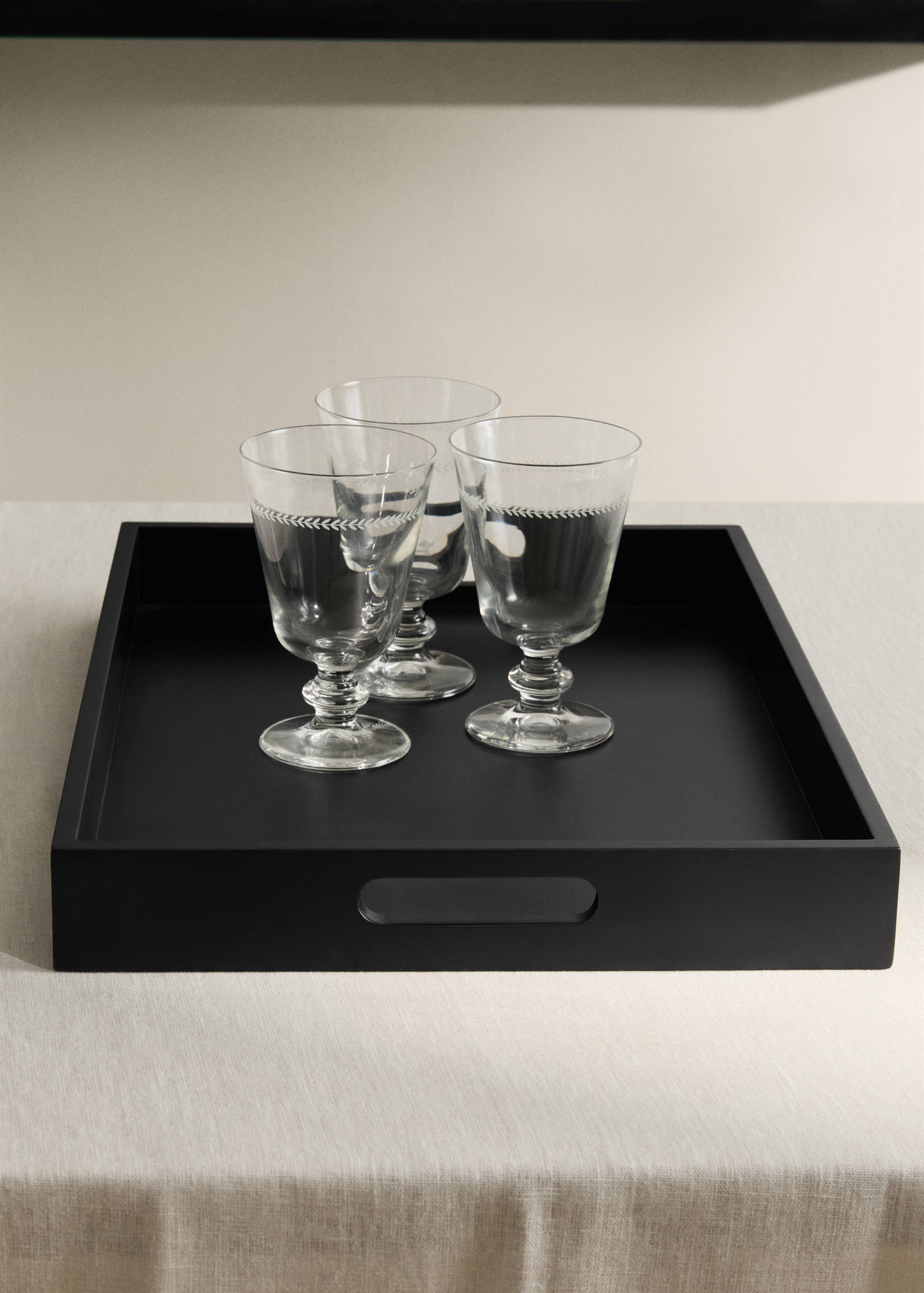 Solid wood decorative tray with handles - General plane