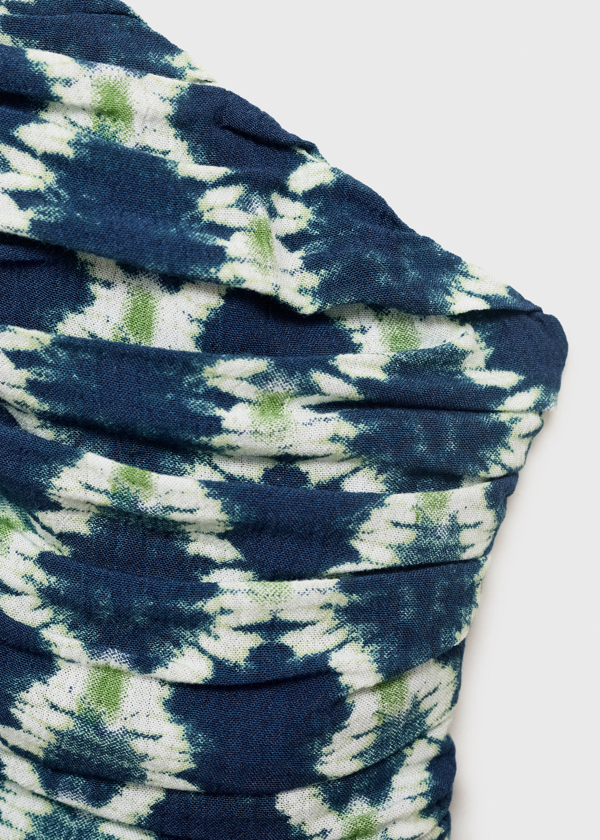 Halter top with ruffled detail - Details of the article 0